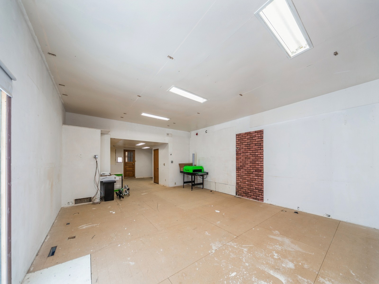 1305 Sunset Drive Property Photo 9