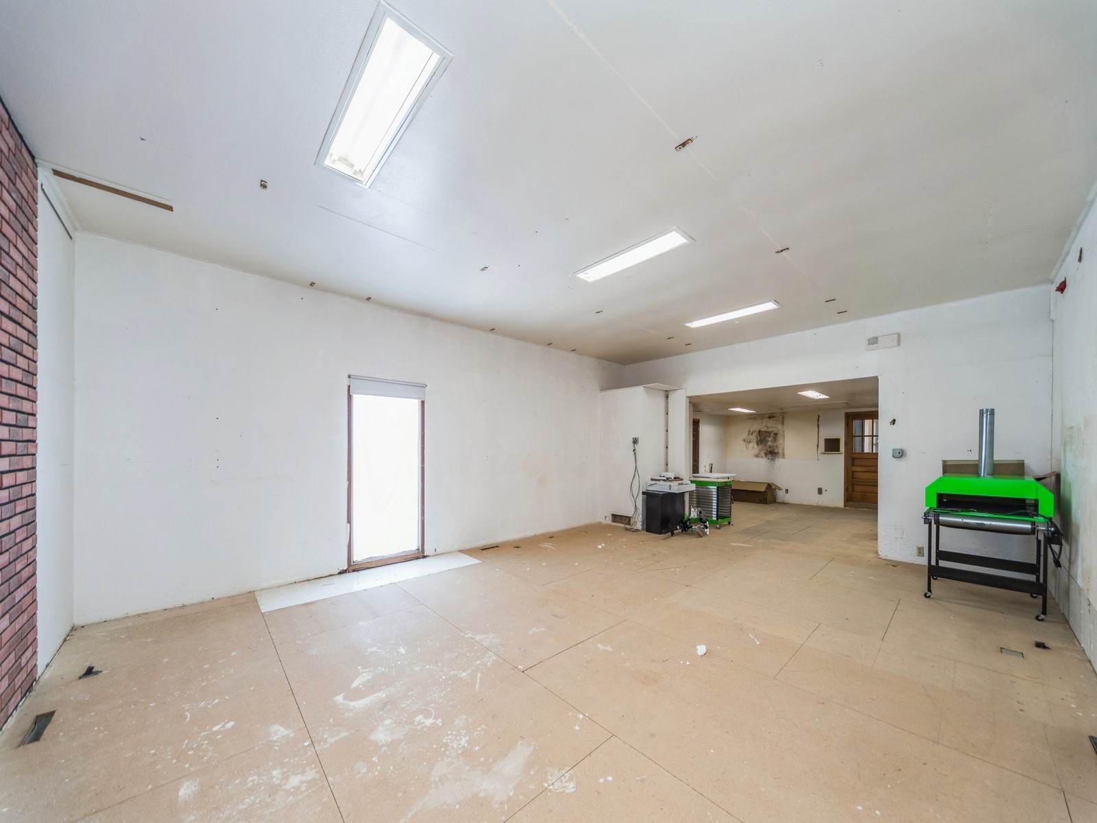 1305 Sunset Drive Property Photo 10
