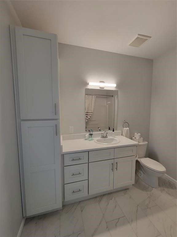 565 Market Street 404 Property Photo 14