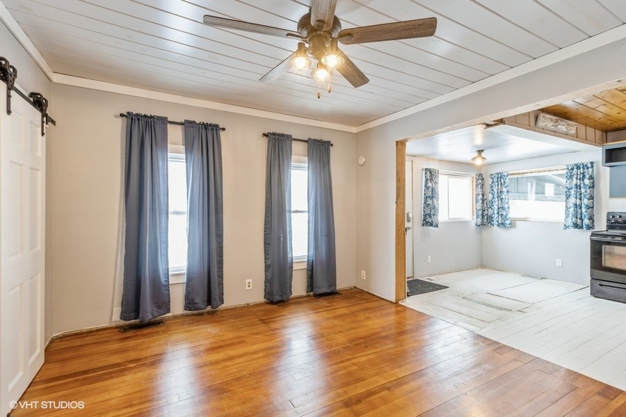 102 Se Champa Street Property Photo 3