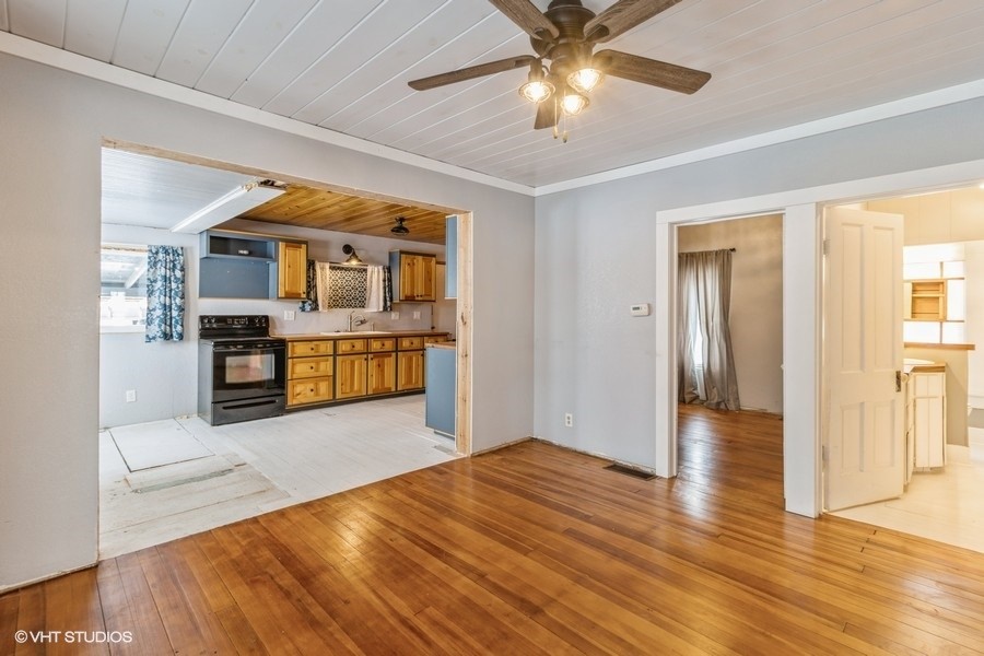 102 Se Champa Street Property Photo 4
