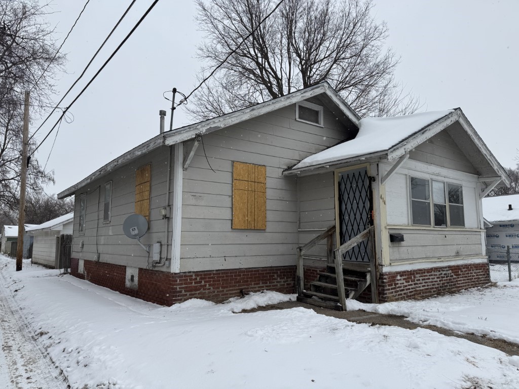 414 E Ovid Avenue Property Photo 1