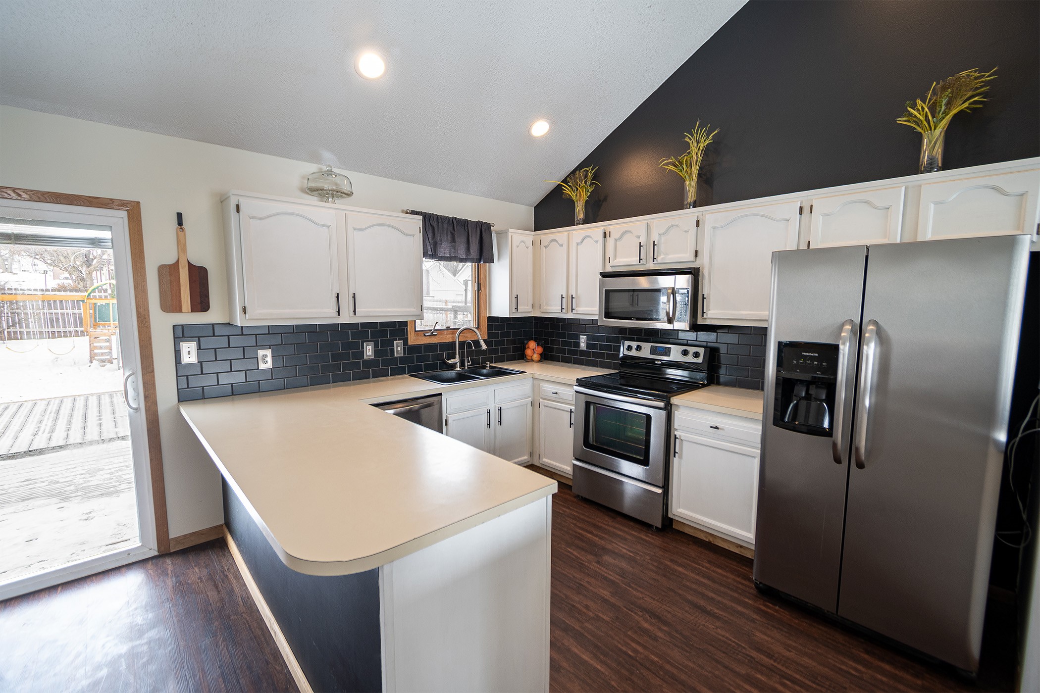 5231 Stonebridge Place Property Photo 3