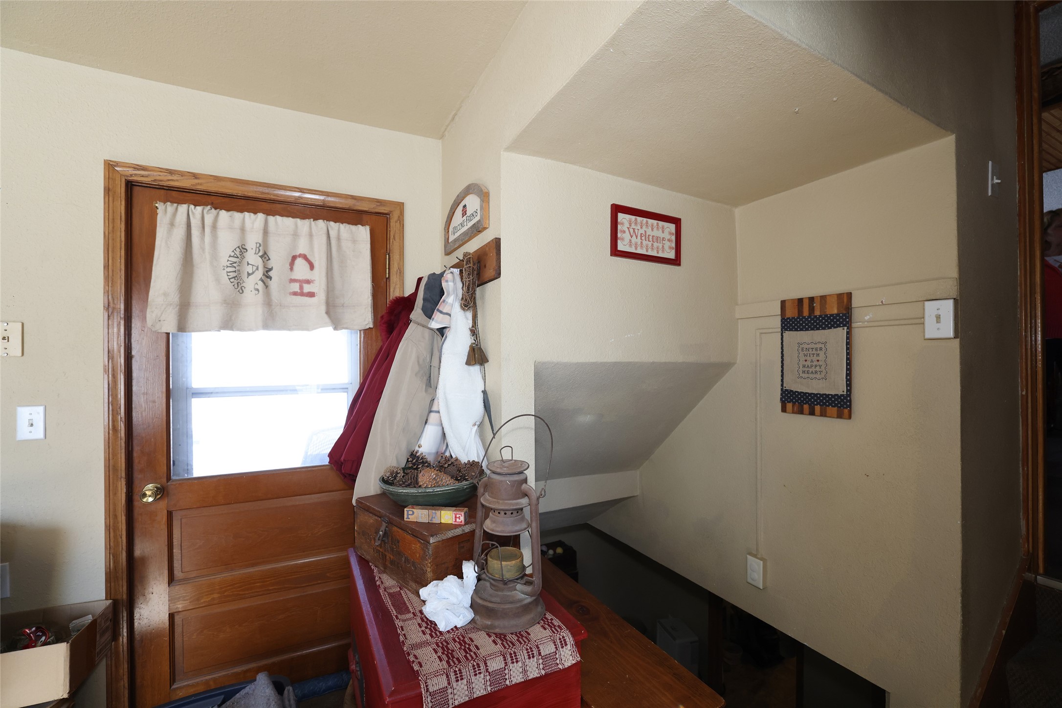 601 E Walnut Street Property Photo 7