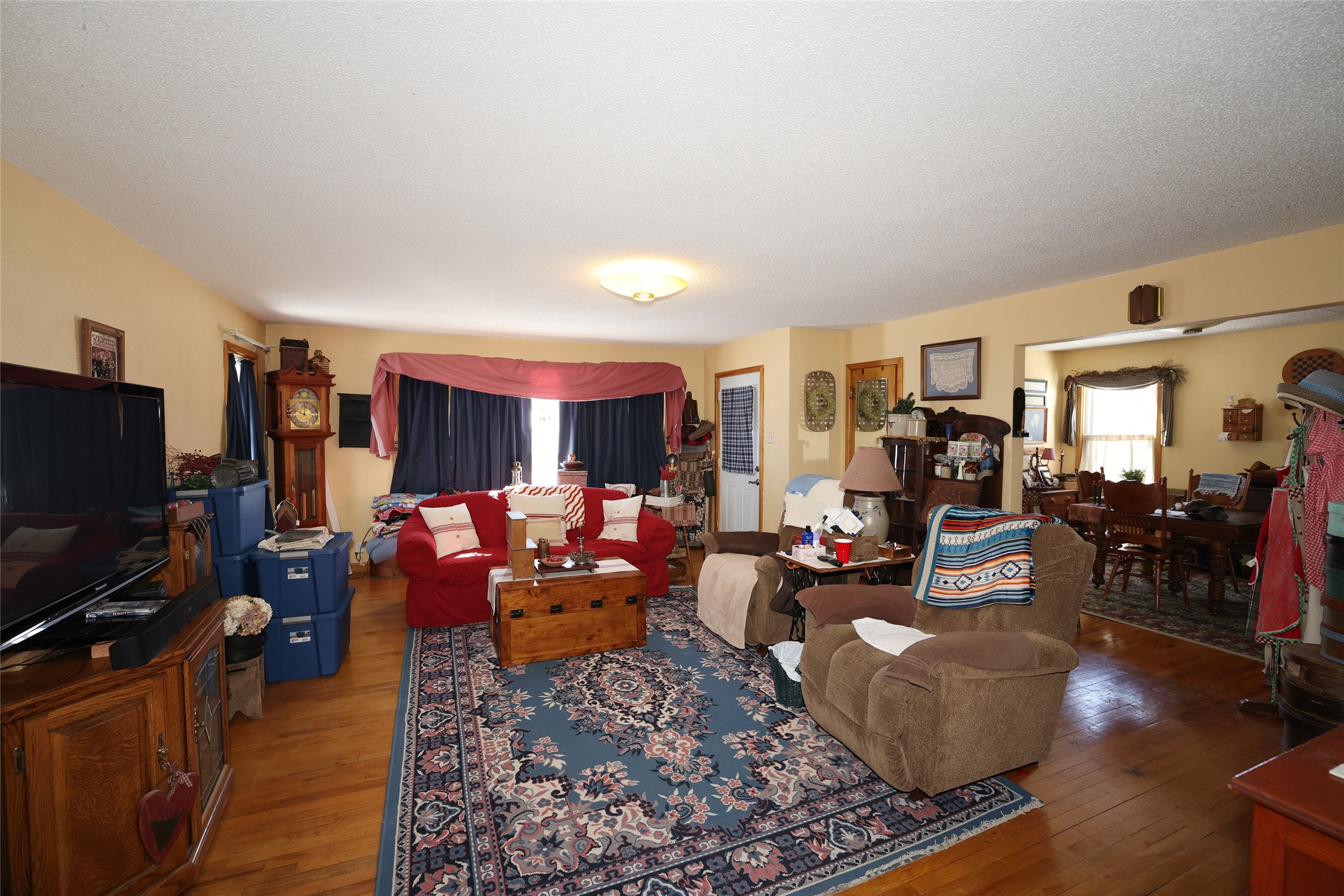601 E Walnut Street Property Photo 12