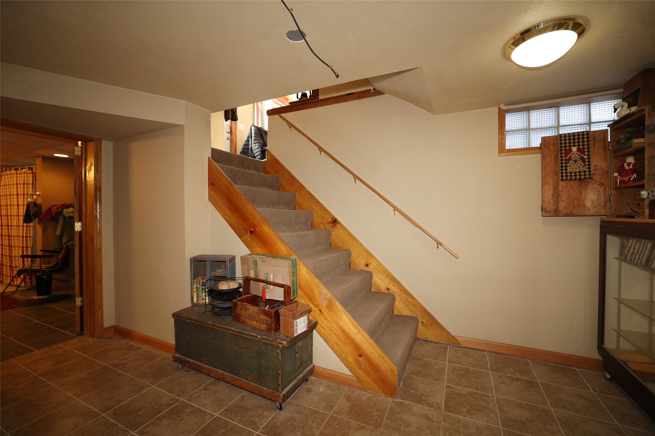 601 E Walnut Street Property Photo 16