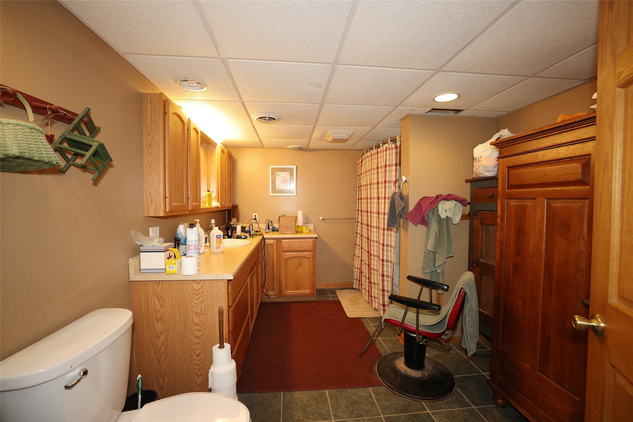 601 E Walnut Street Property Photo 17