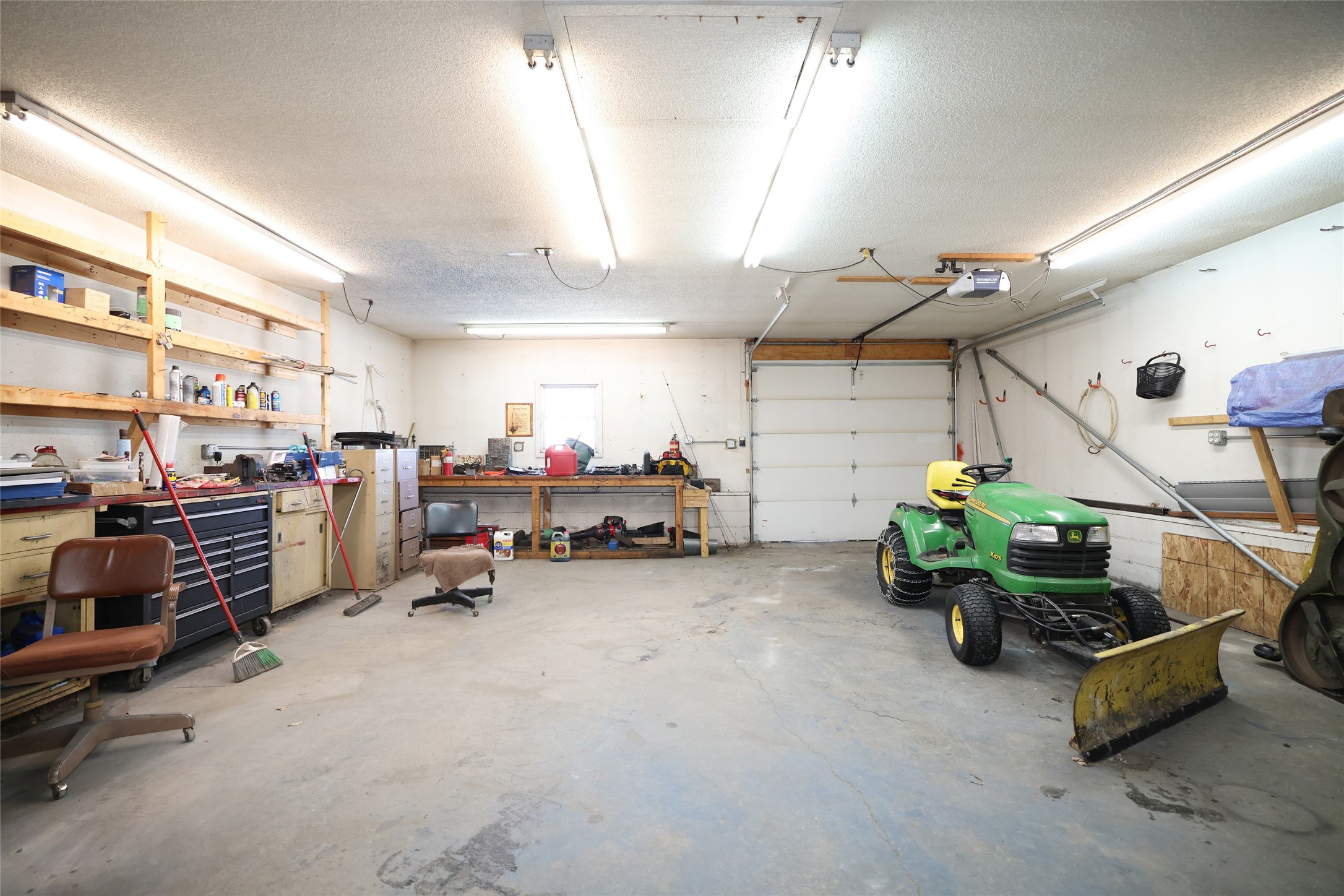 601 E Walnut Street Property Photo 22