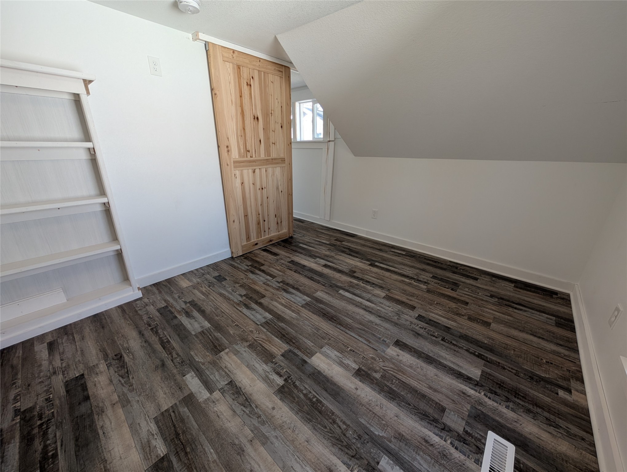 918 23rd Place Property Photo 10