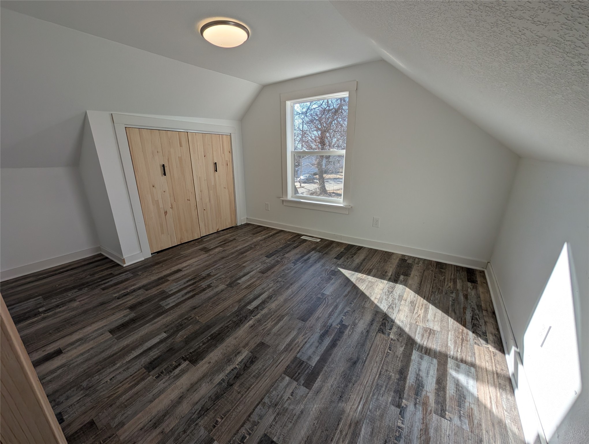 918 23rd Place Property Photo 11