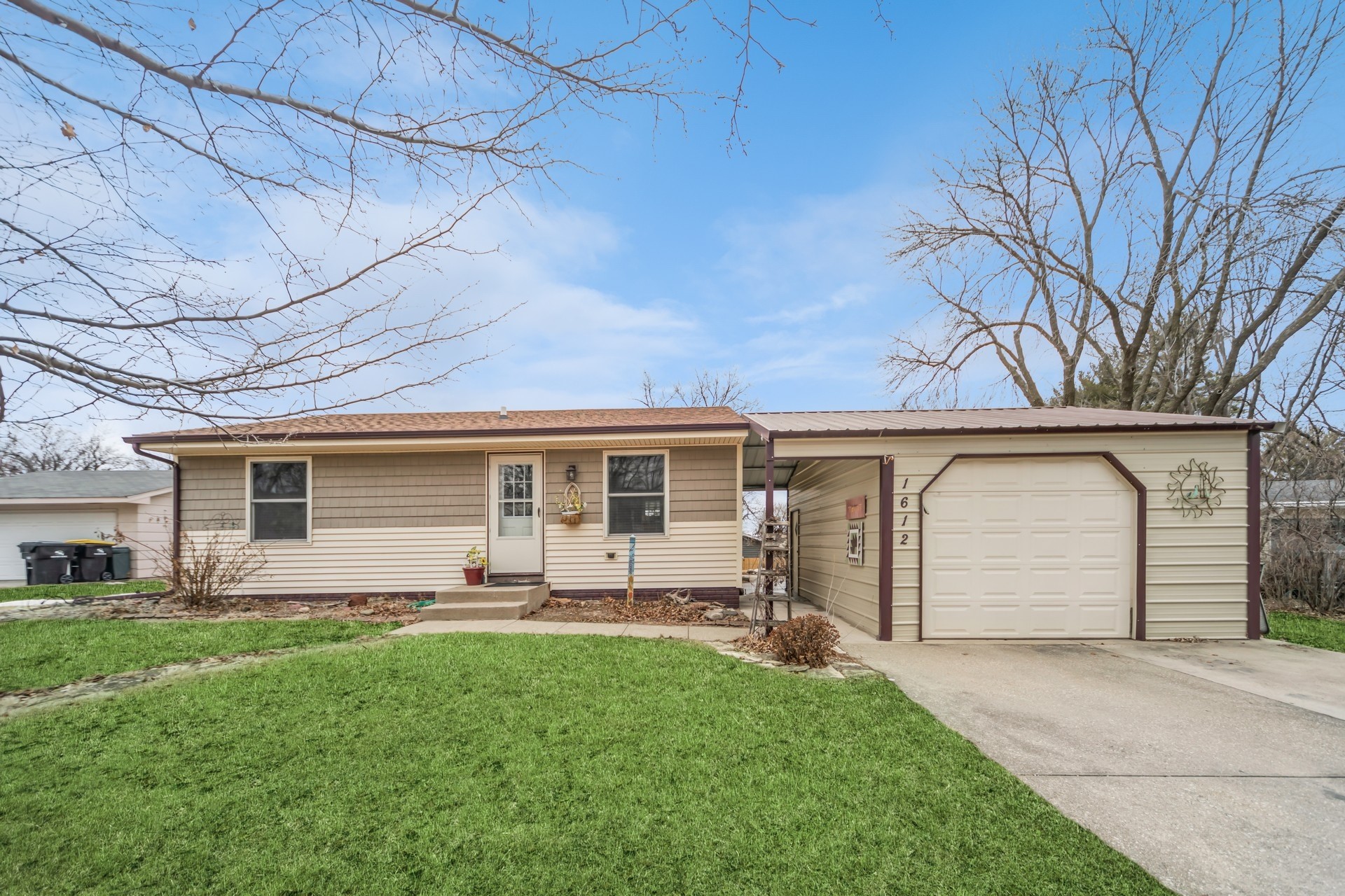 1612 Pleasant Street Property Photo