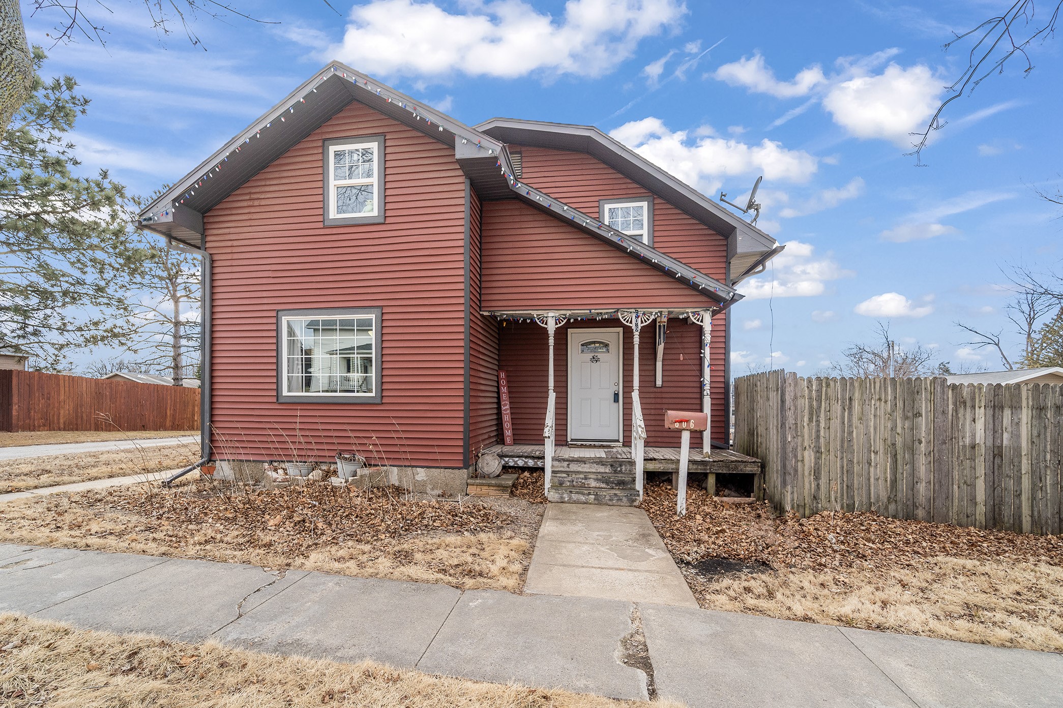 606 S Main Street Property Photo