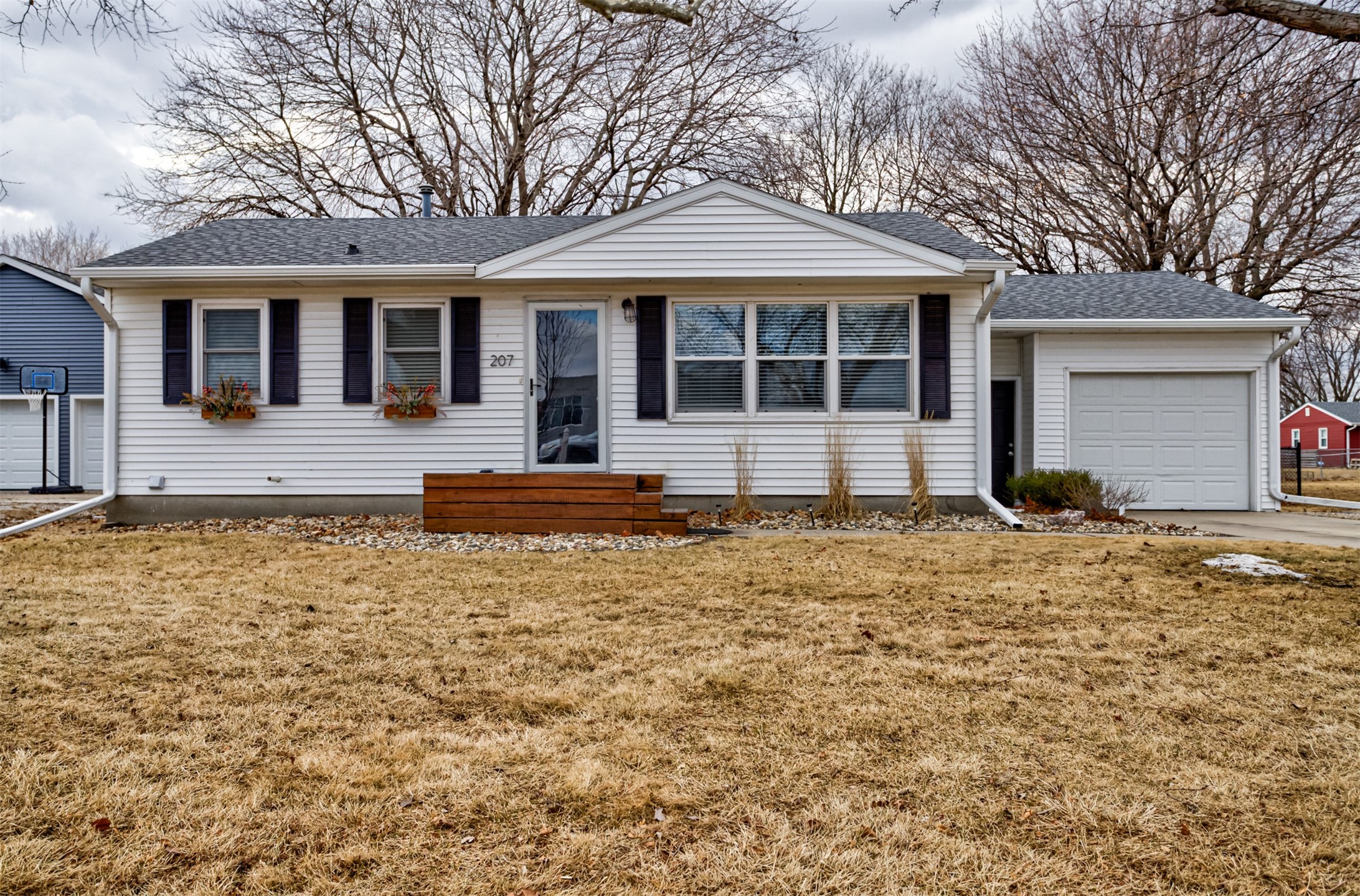 207 Gretten Street Property Photo