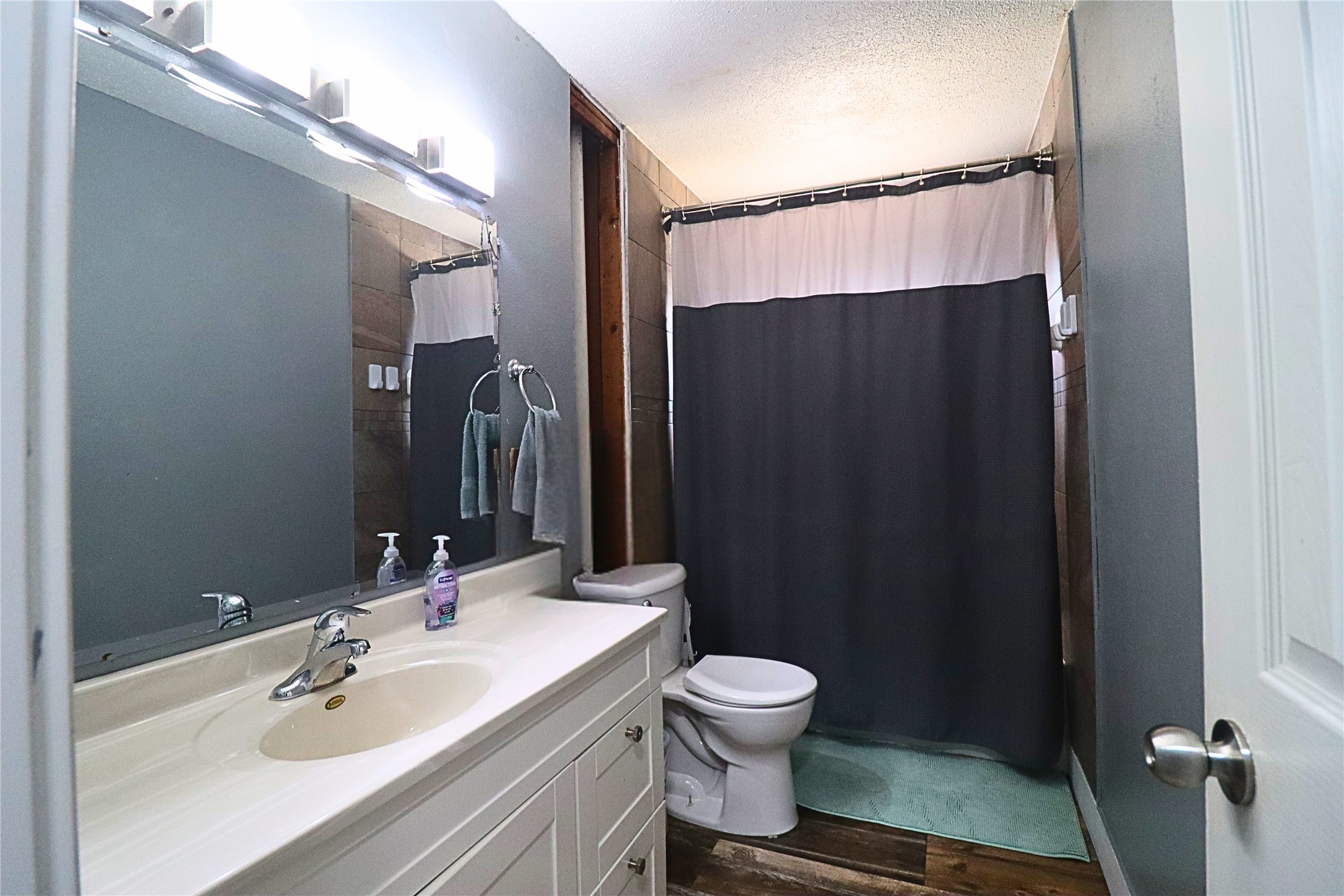 3902 E 40th Street Property Photo 8