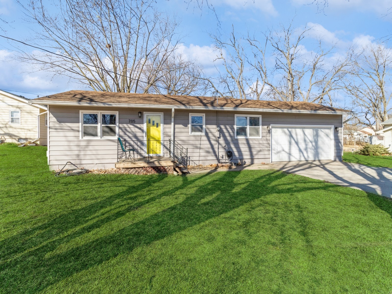 705 9th Street Property Photo