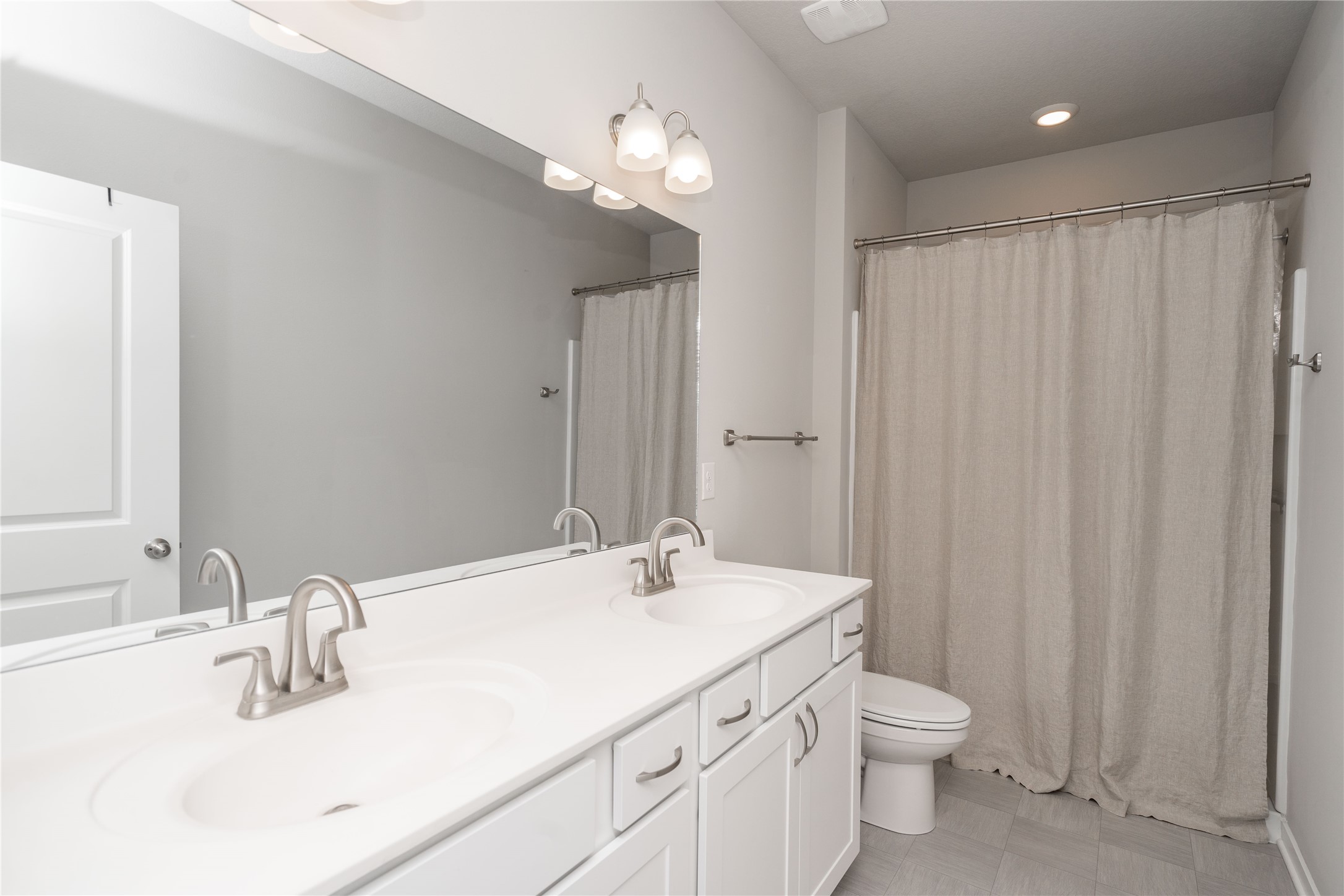 4217 Nw Linwood Drive Property Photo 11