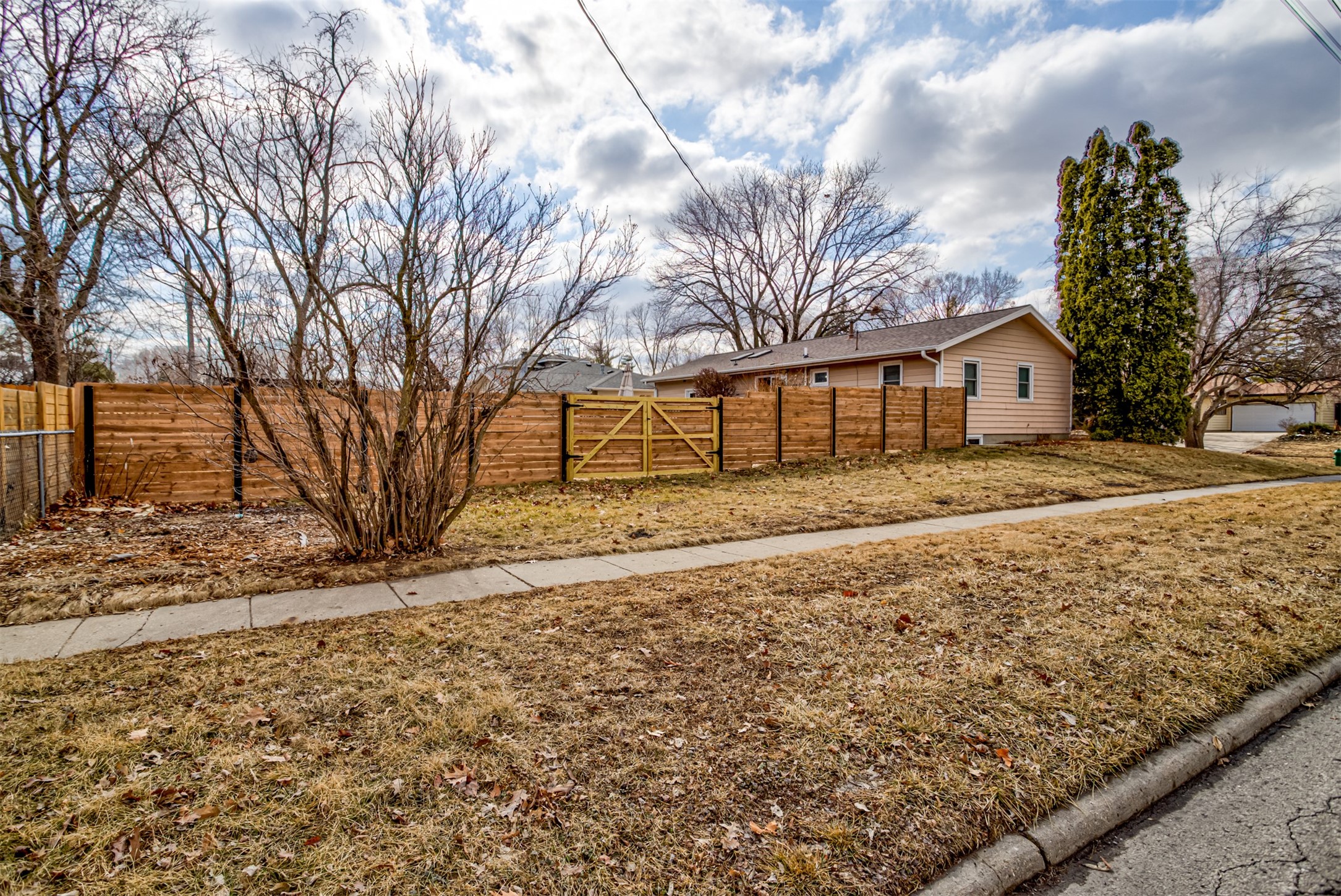 1926 Hunziker Drive Property Photo 7
