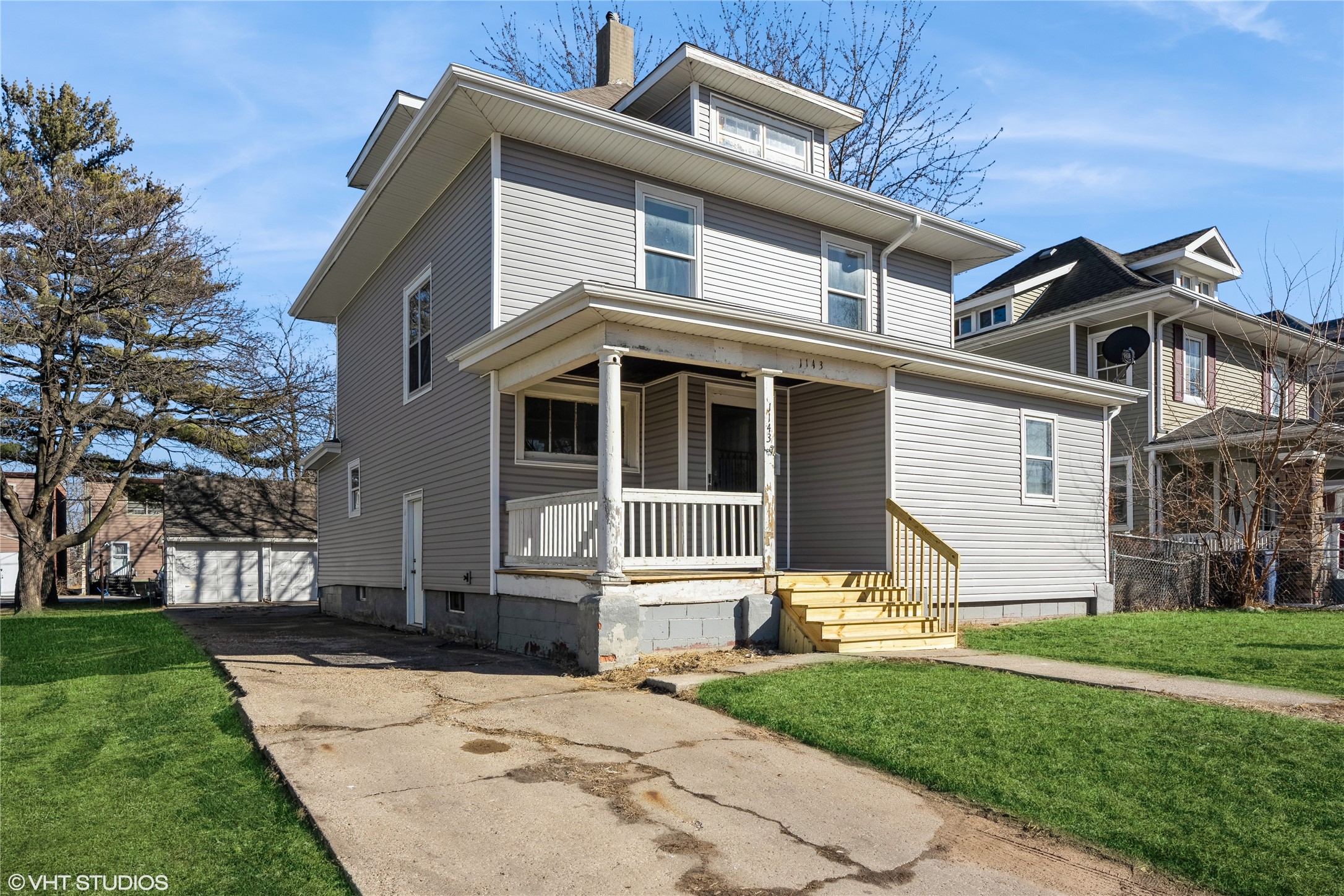 1143 21st Street Property Photo 1
