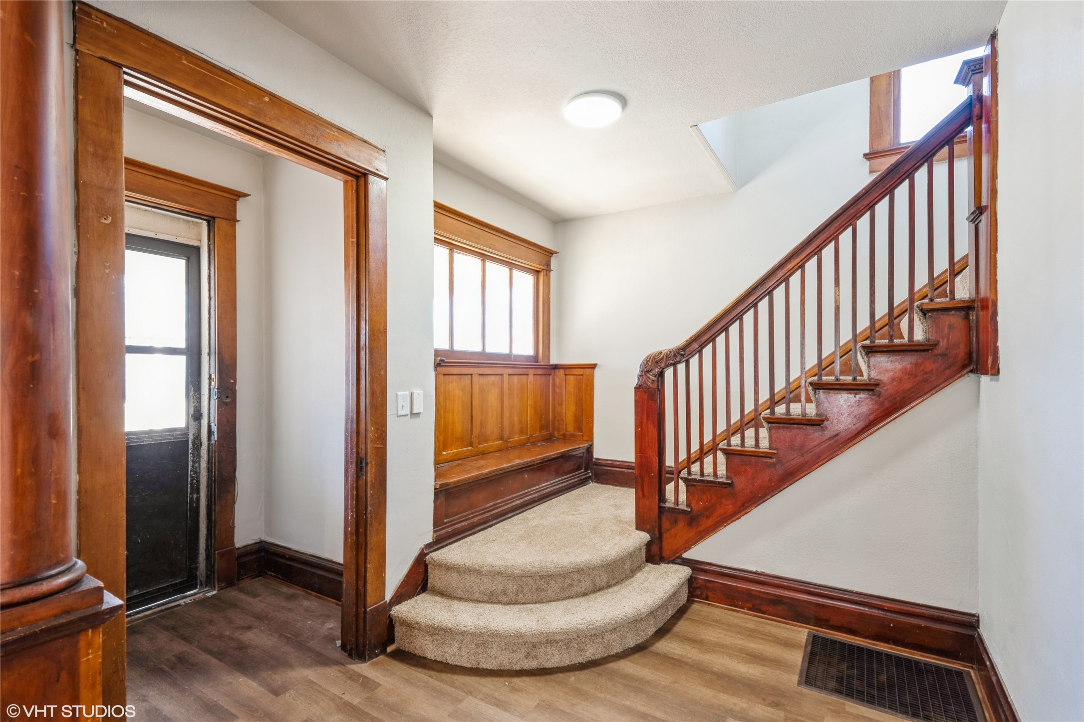 1143 21st Street Property Photo 2