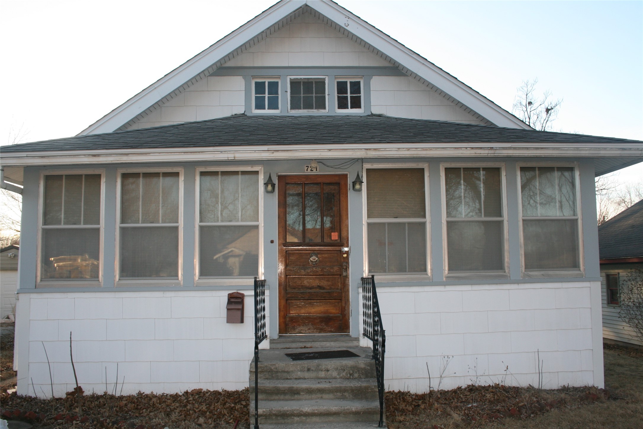 721 Grove Street Property Photo