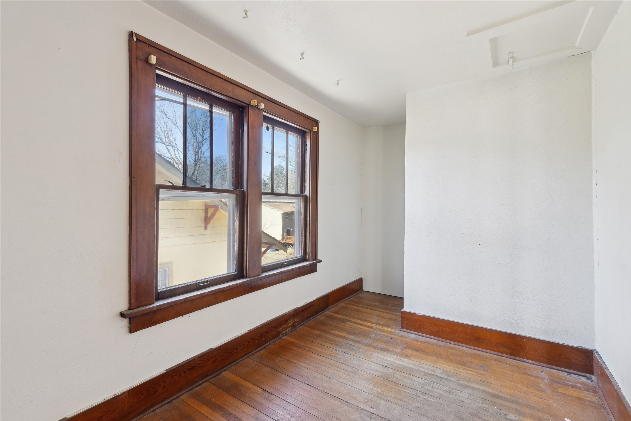 3823 University Avenue Property Photo 10