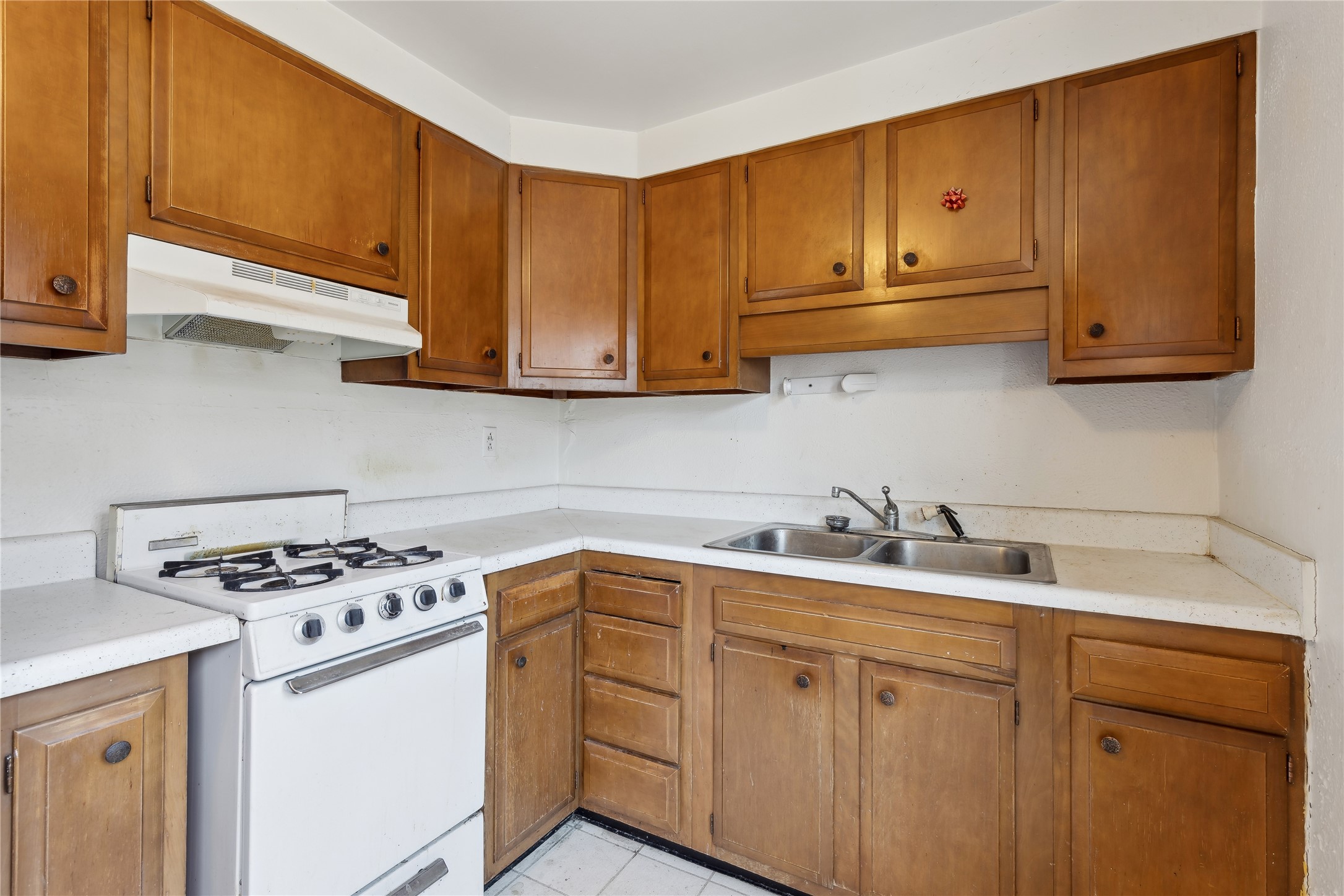 3823 University Avenue Property Photo 22