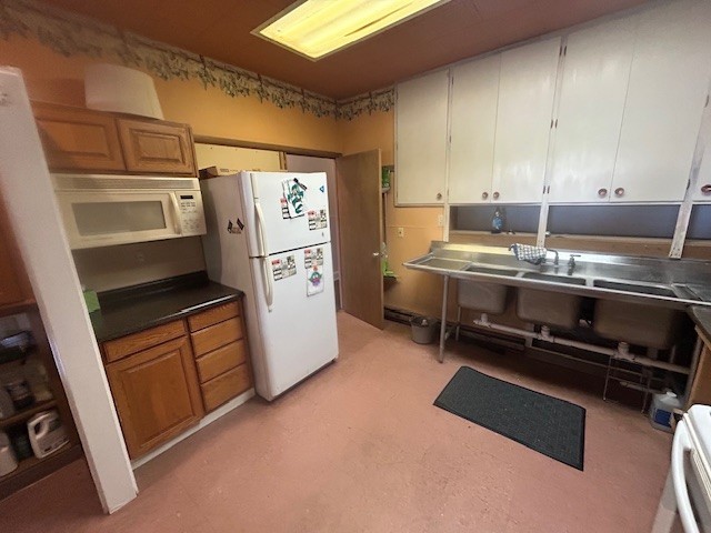 103 W High Street Property Photo 10