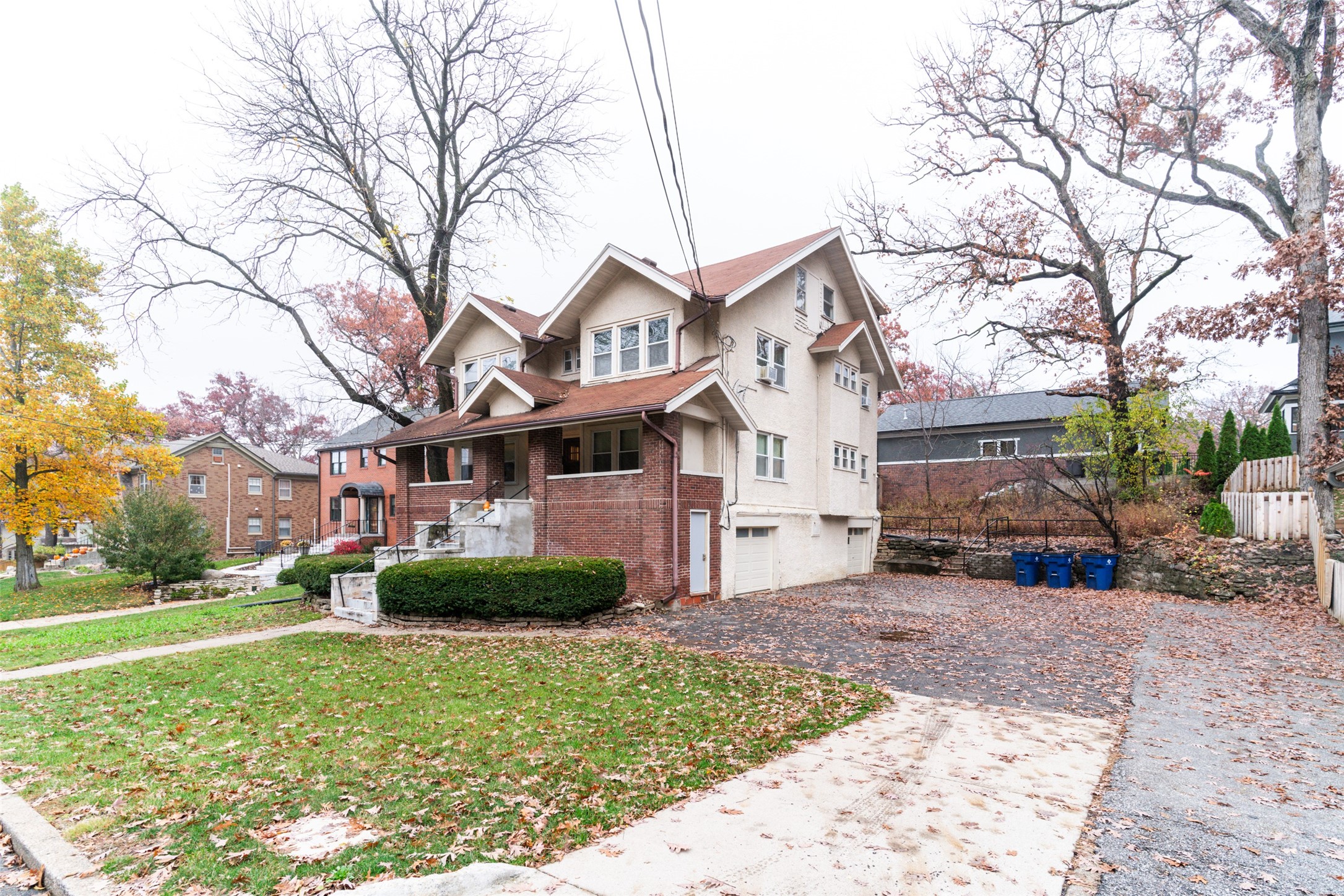 543 53rd Street Property Photo 3