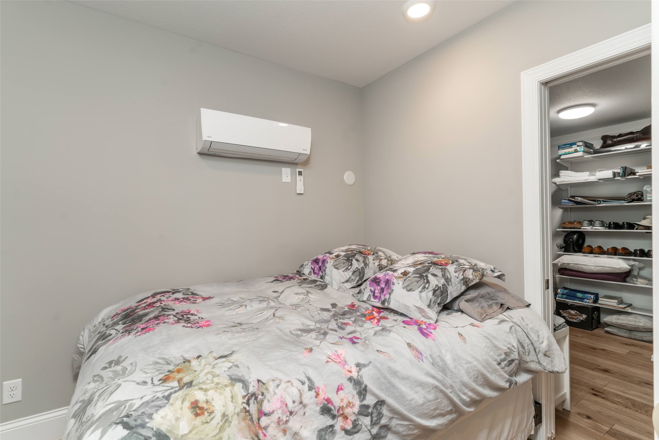 543 53rd Street Property Photo 9