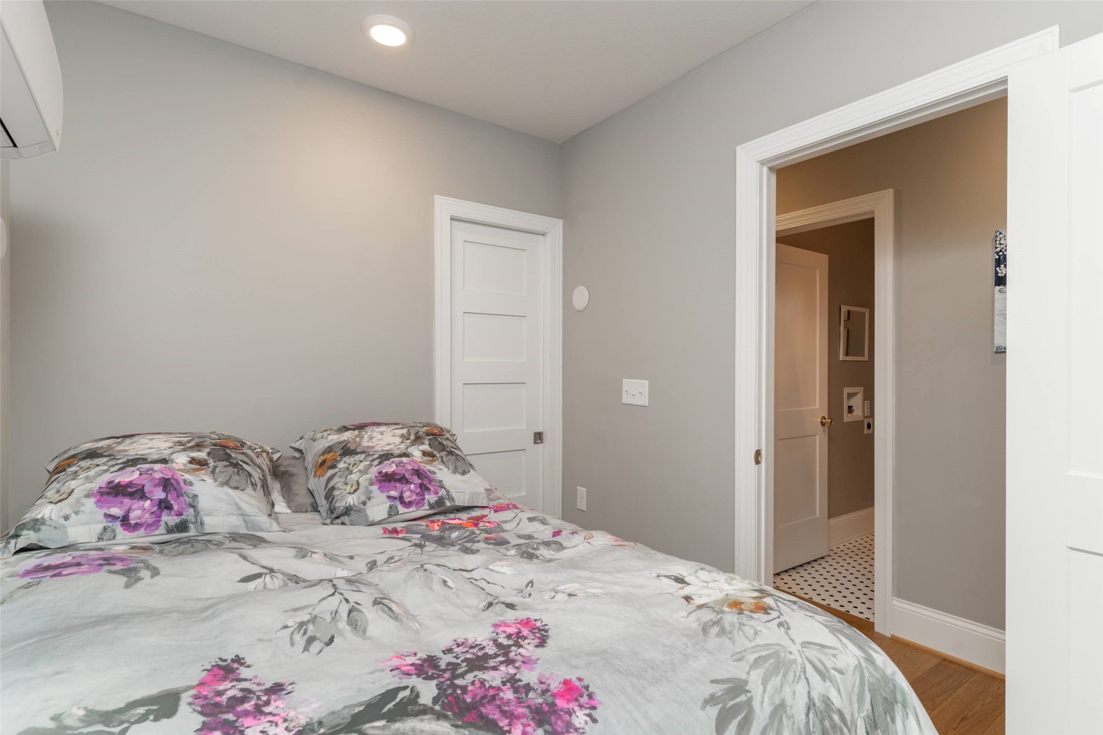 543 53rd Street Property Photo 11