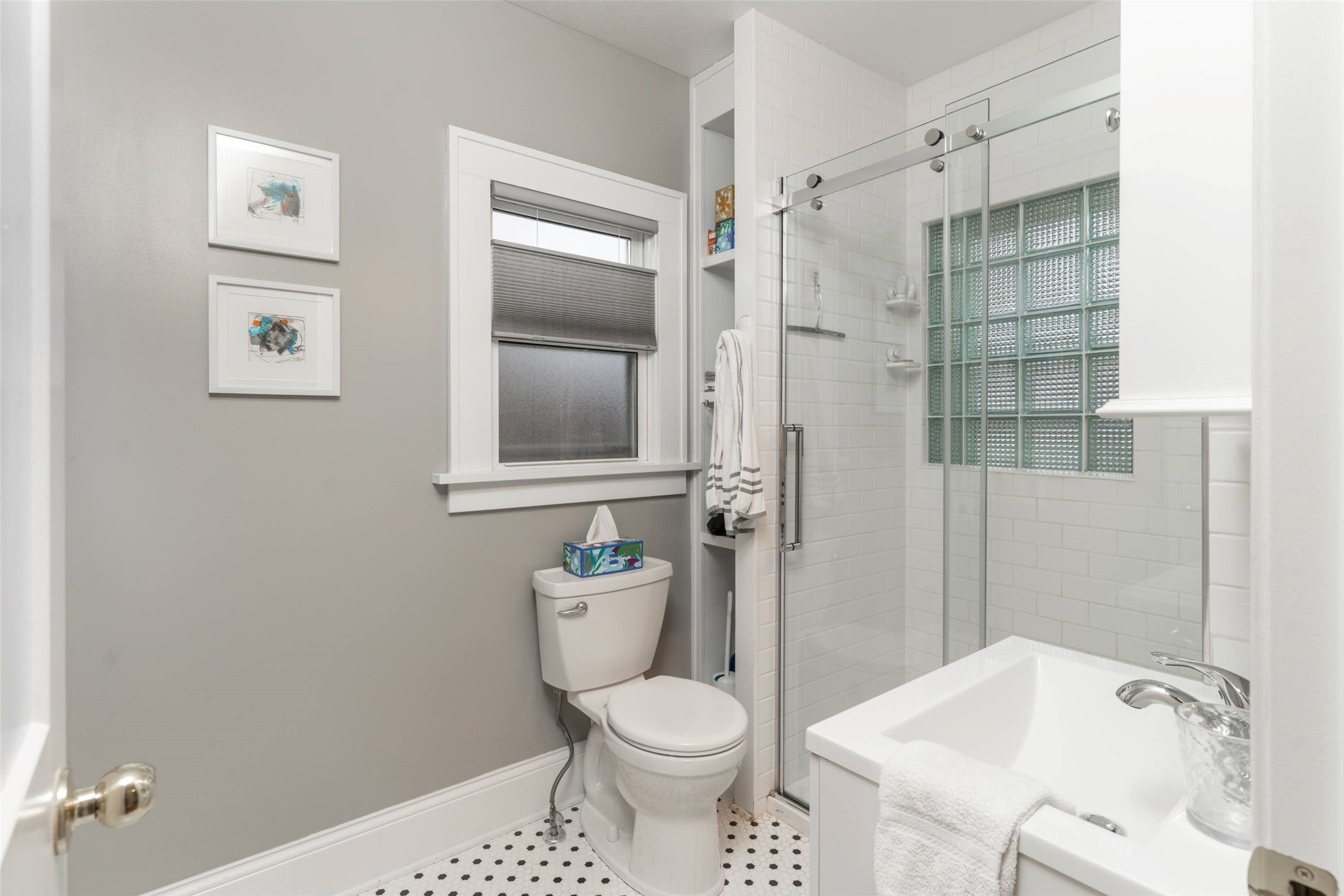 543 53rd Street Property Photo 12