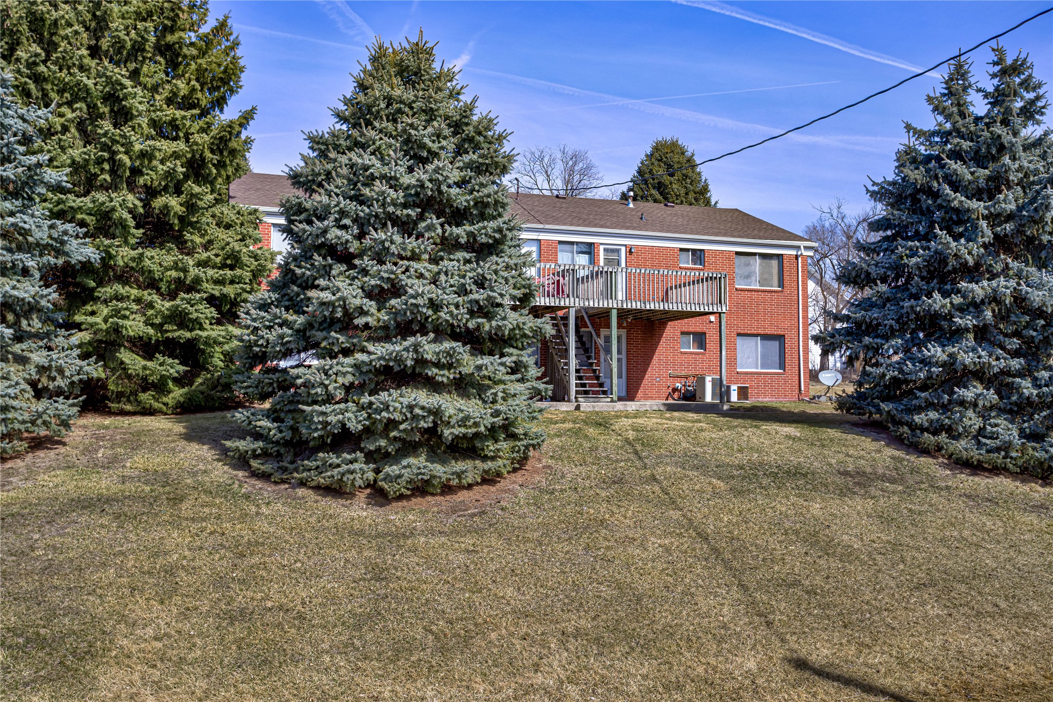 198 1st Street Property Photo 3