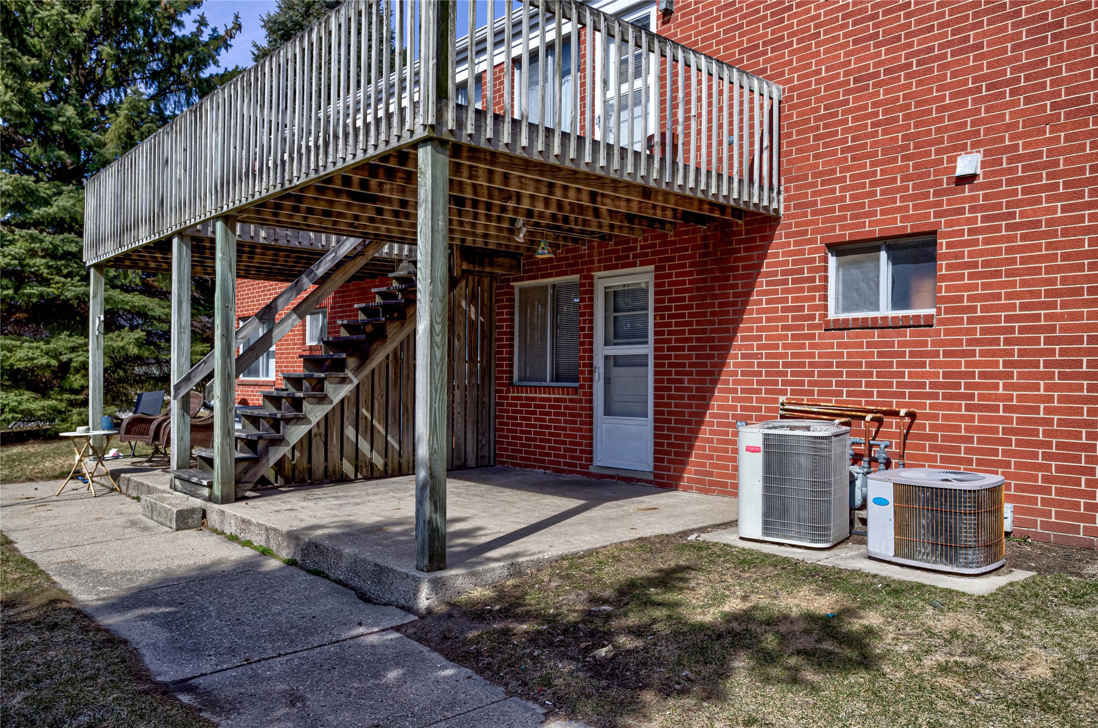 198 1st Street Property Photo 5