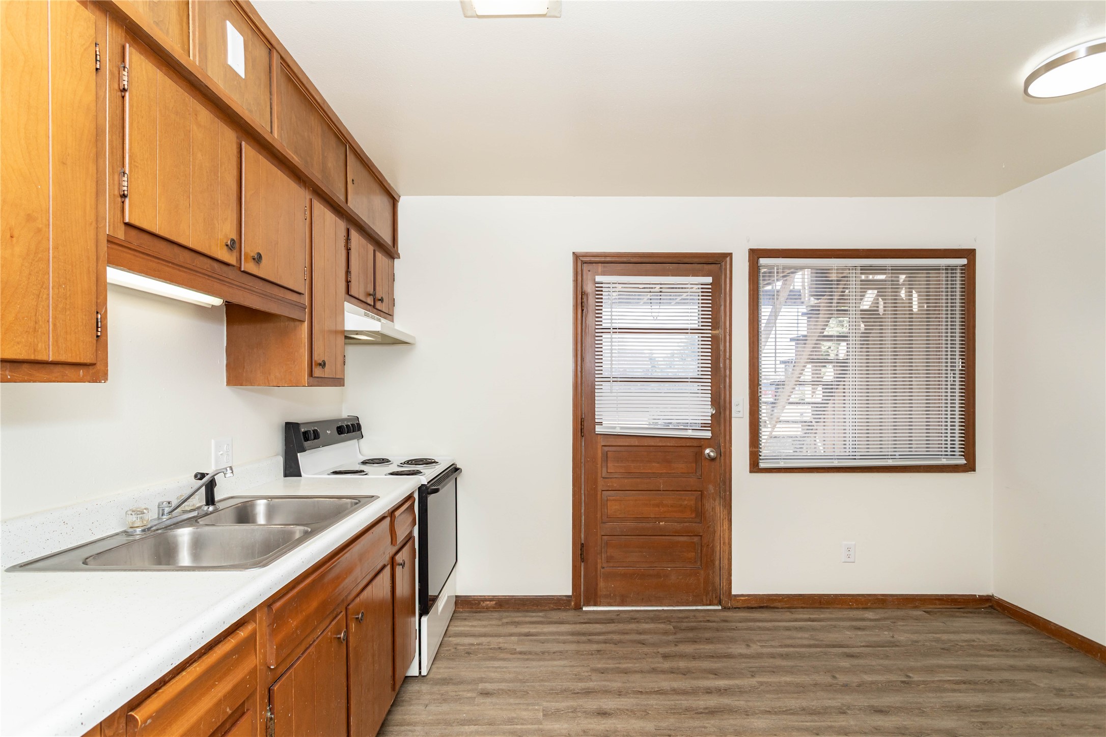 198 1st Street Property Photo 17