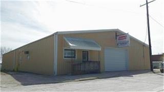 211 E Kansas Street Property Photo 1