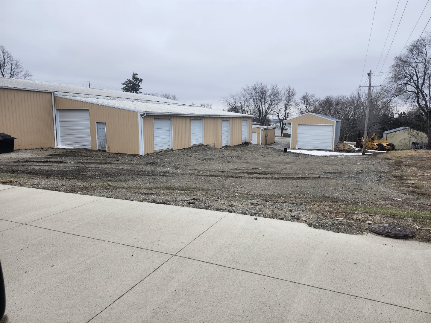 211 E Kansas Street Property Photo 4