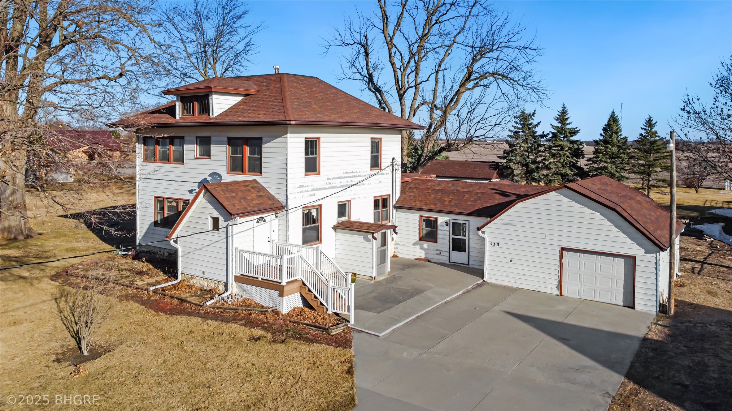 133 E Belmont Street Property Photo