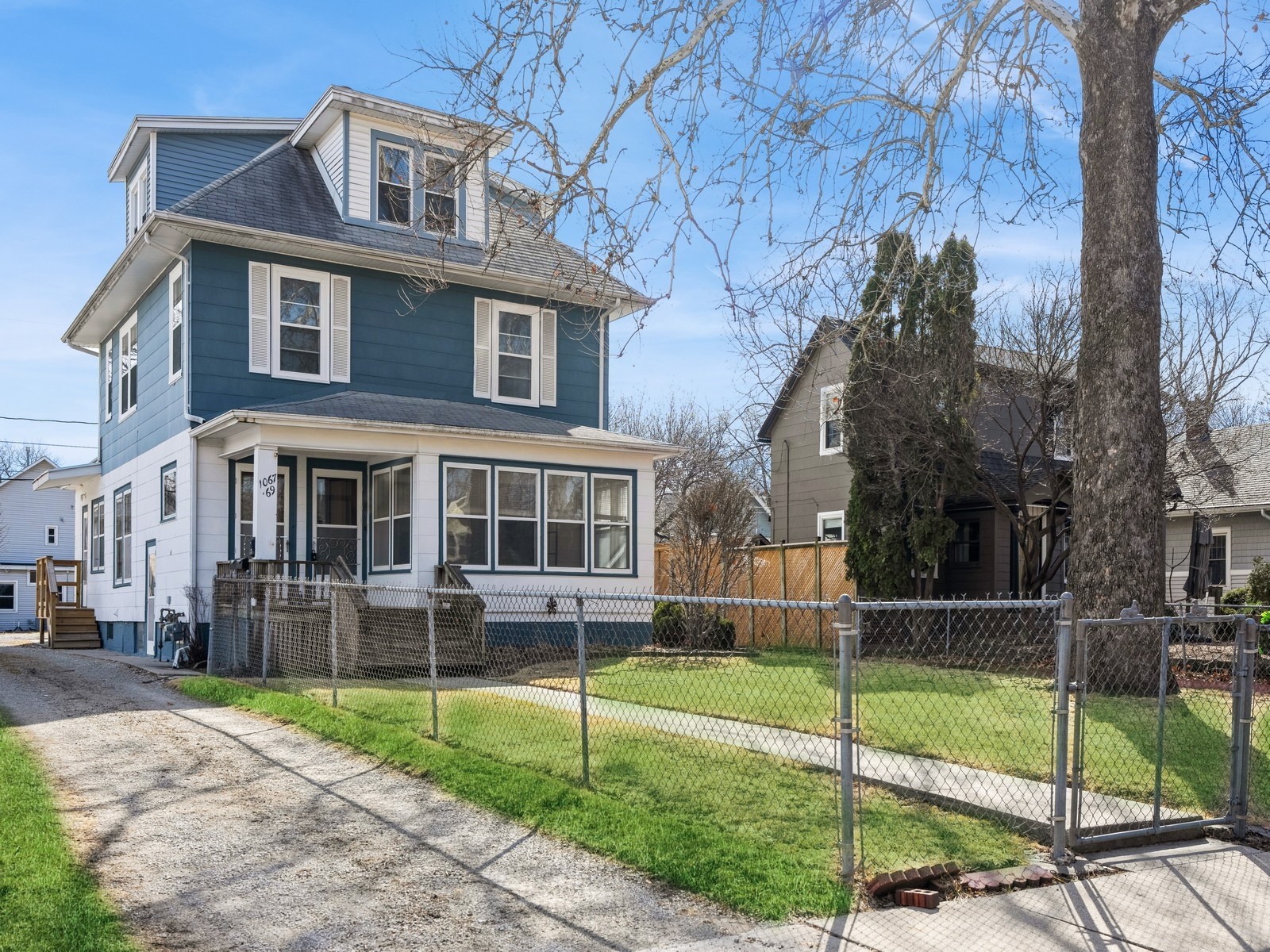 1067 37th Street Property Photo 1