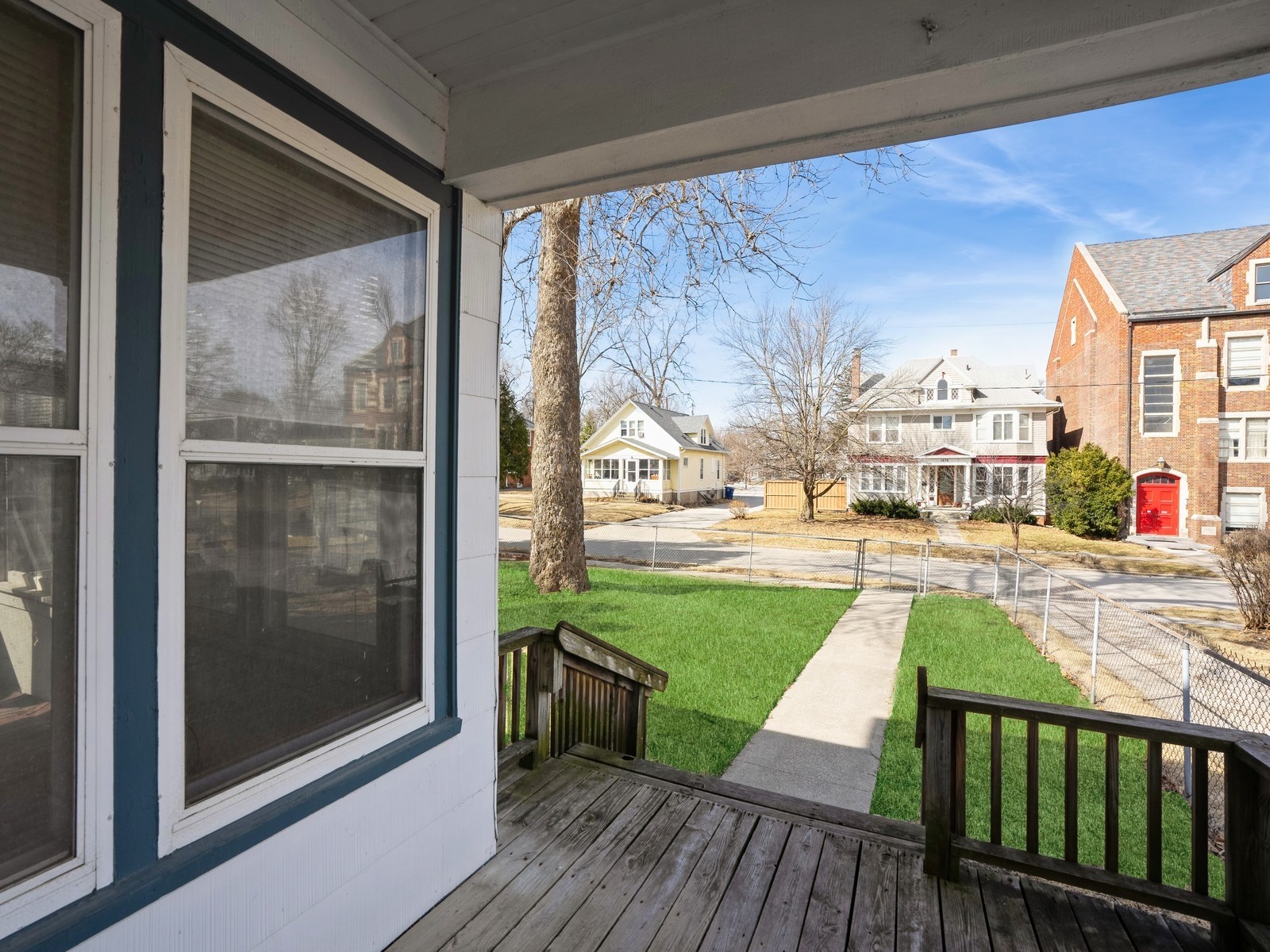 1067 37th Street Property Photo 4