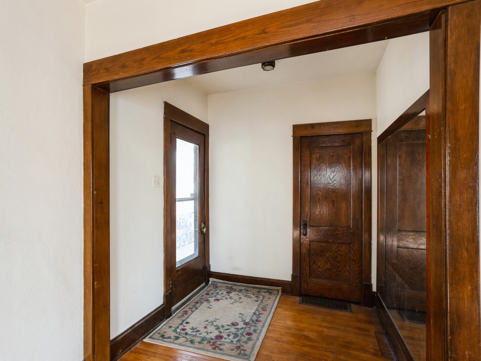 1067 37th Street Property Photo 5