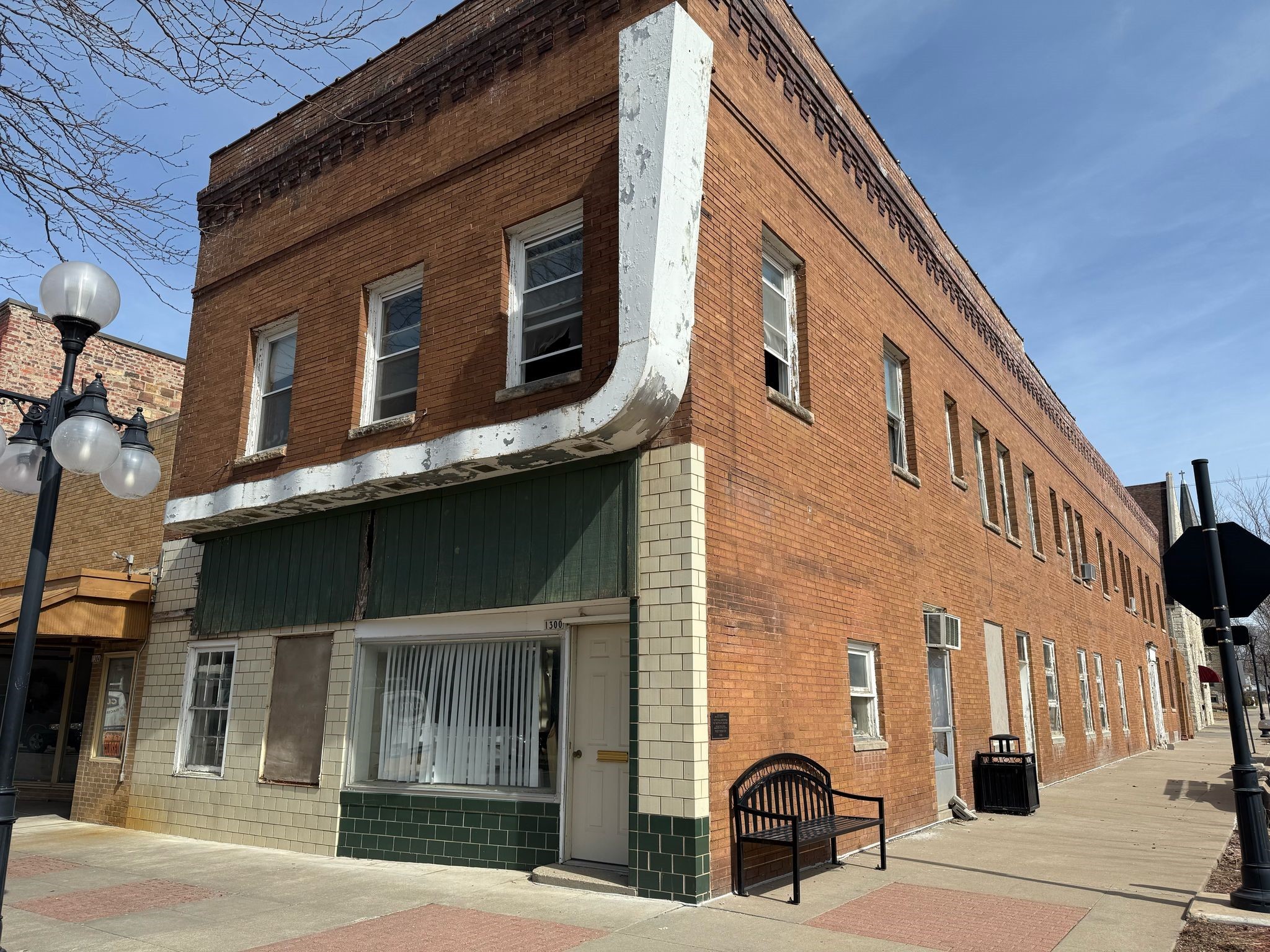 1300 2nd Streets Property Photo