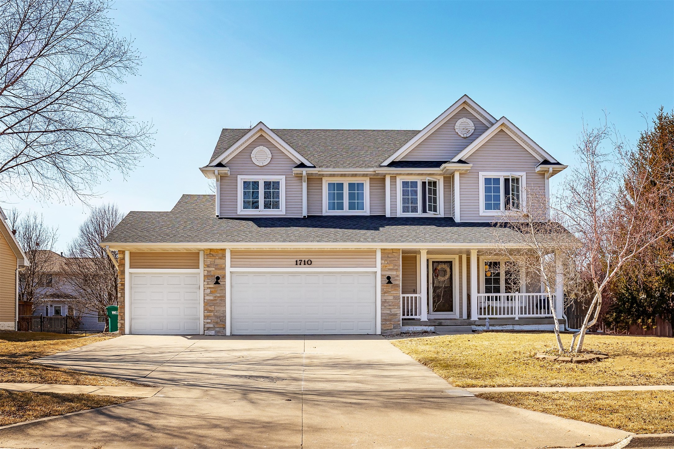 1710 Ne Hayes Drive Property Photo