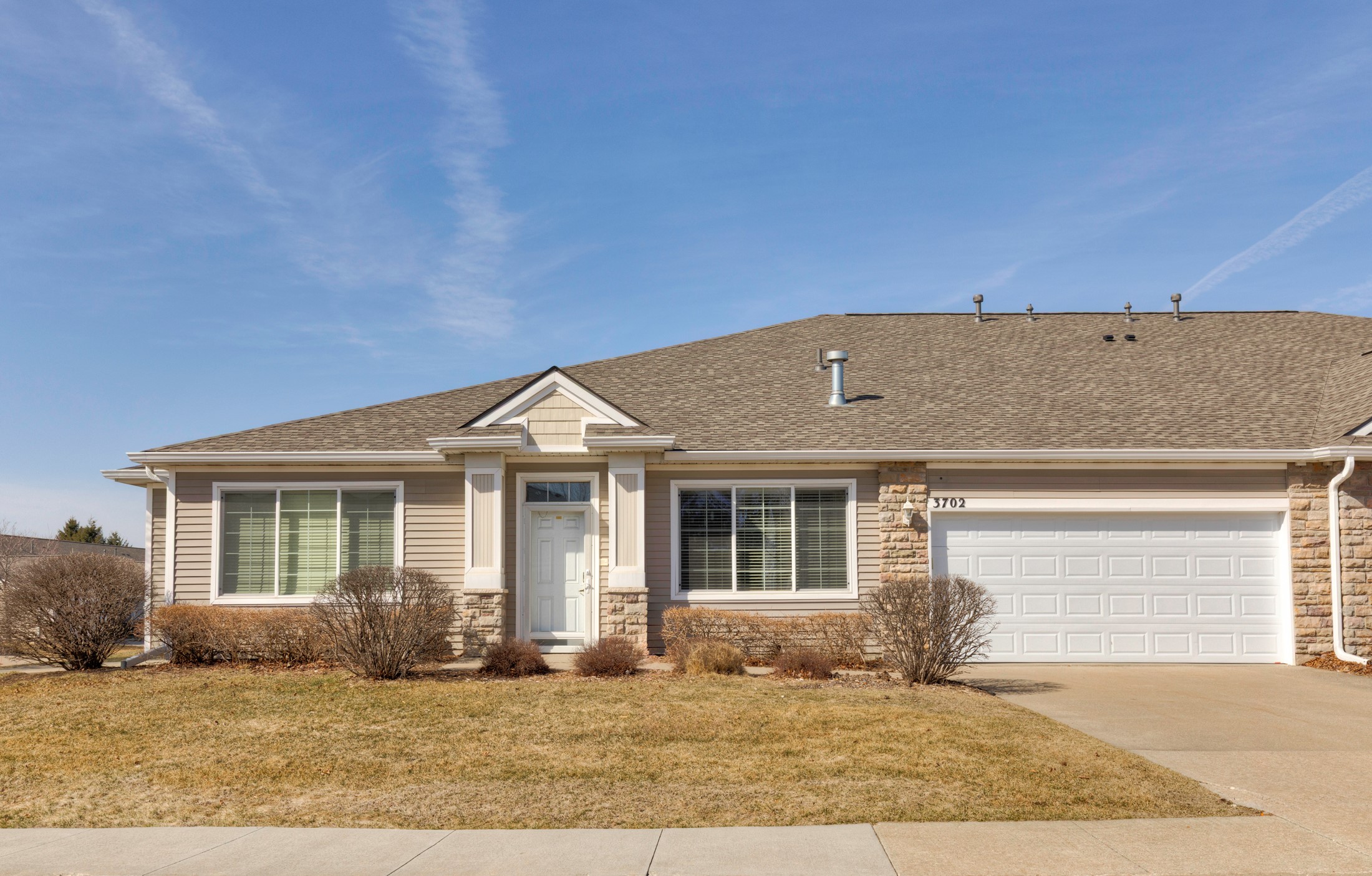 3702 Ne Cottonwood Lane Property Photo