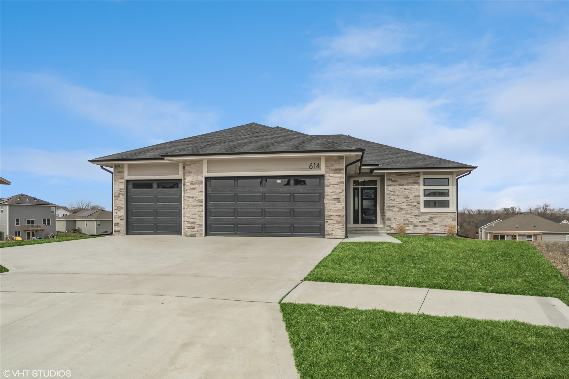 614 Ellis Circle Property Photo