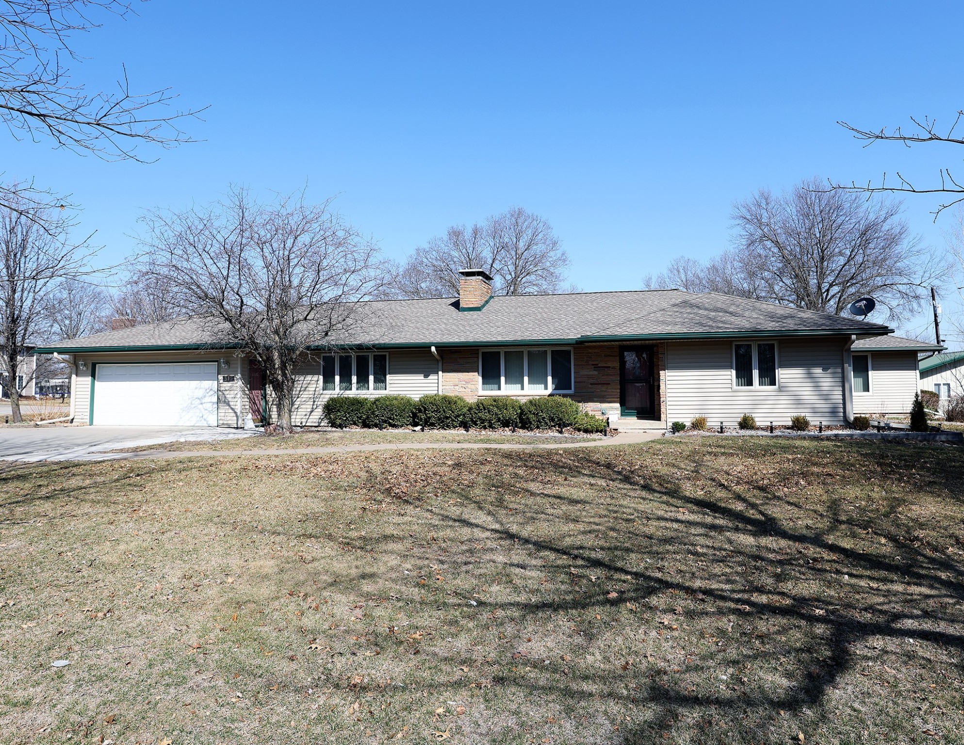 515 E Ilion Avenue Property Photo