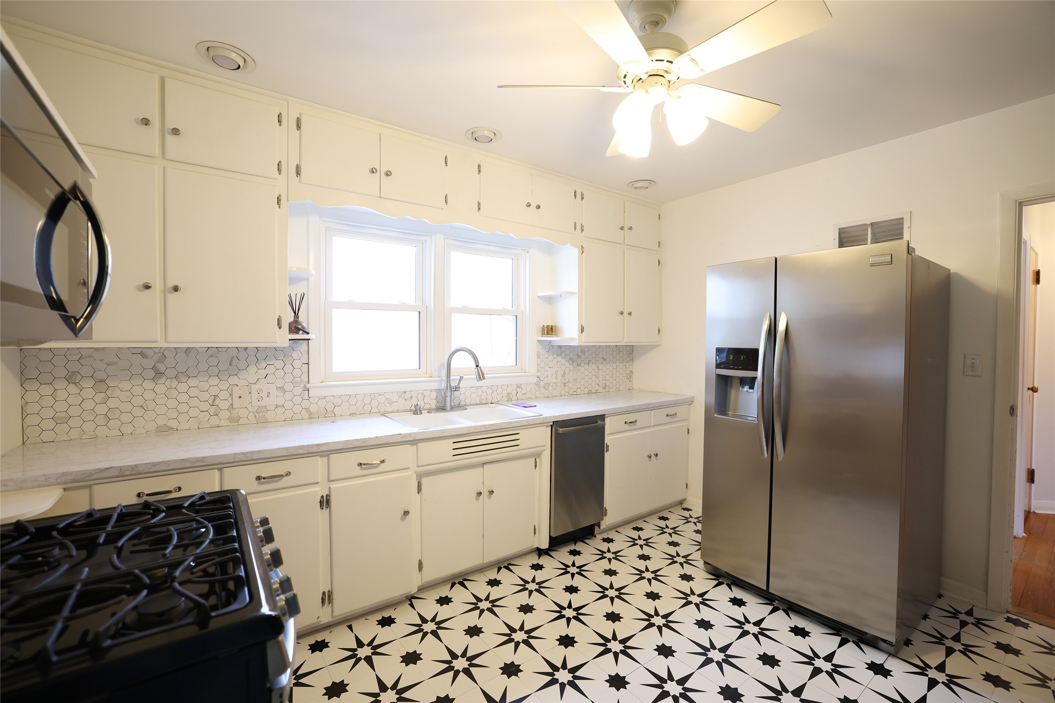 1407 Garst Avenue Property Photo 6