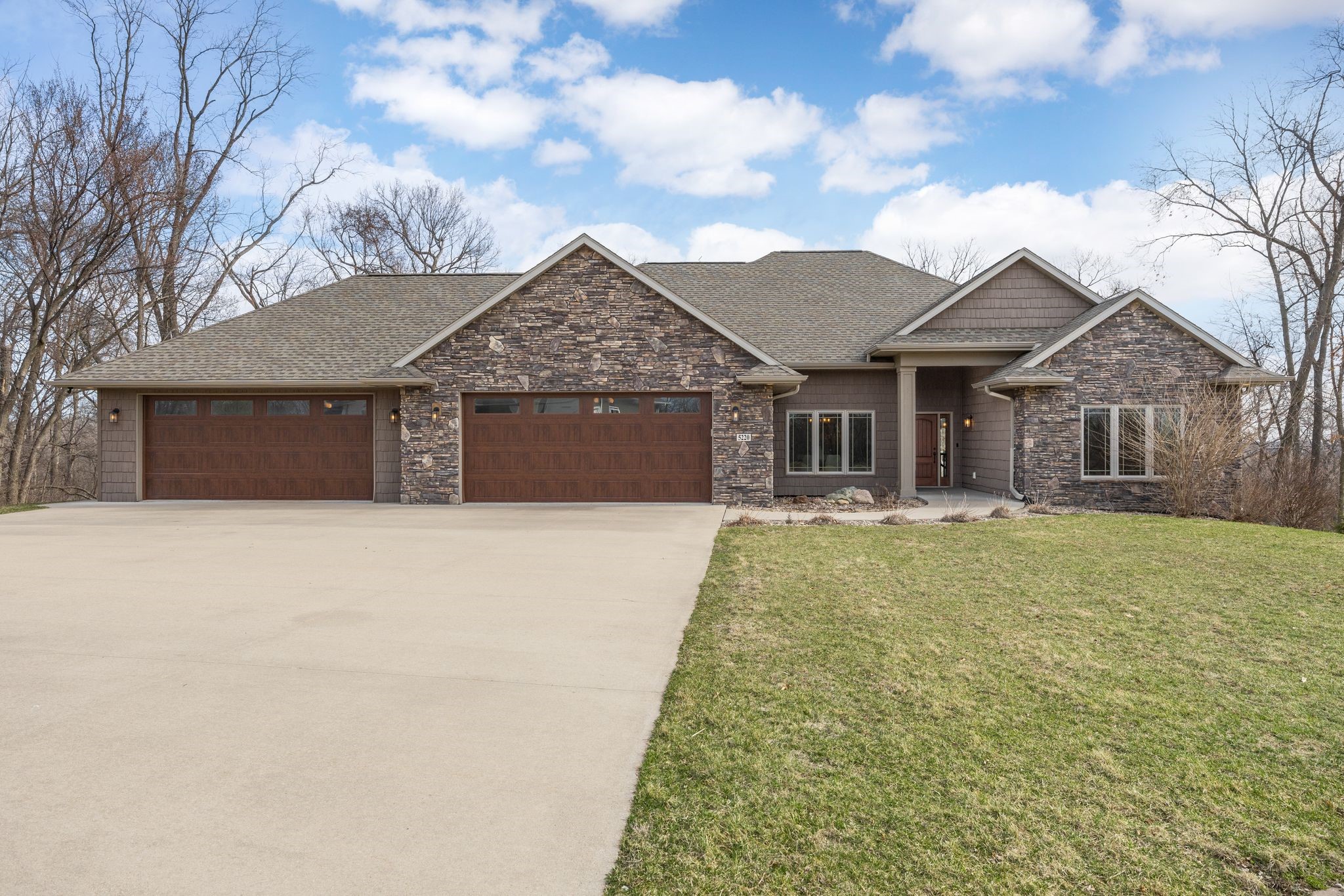 5220 Burr Oak Court Sw Property Photo 3