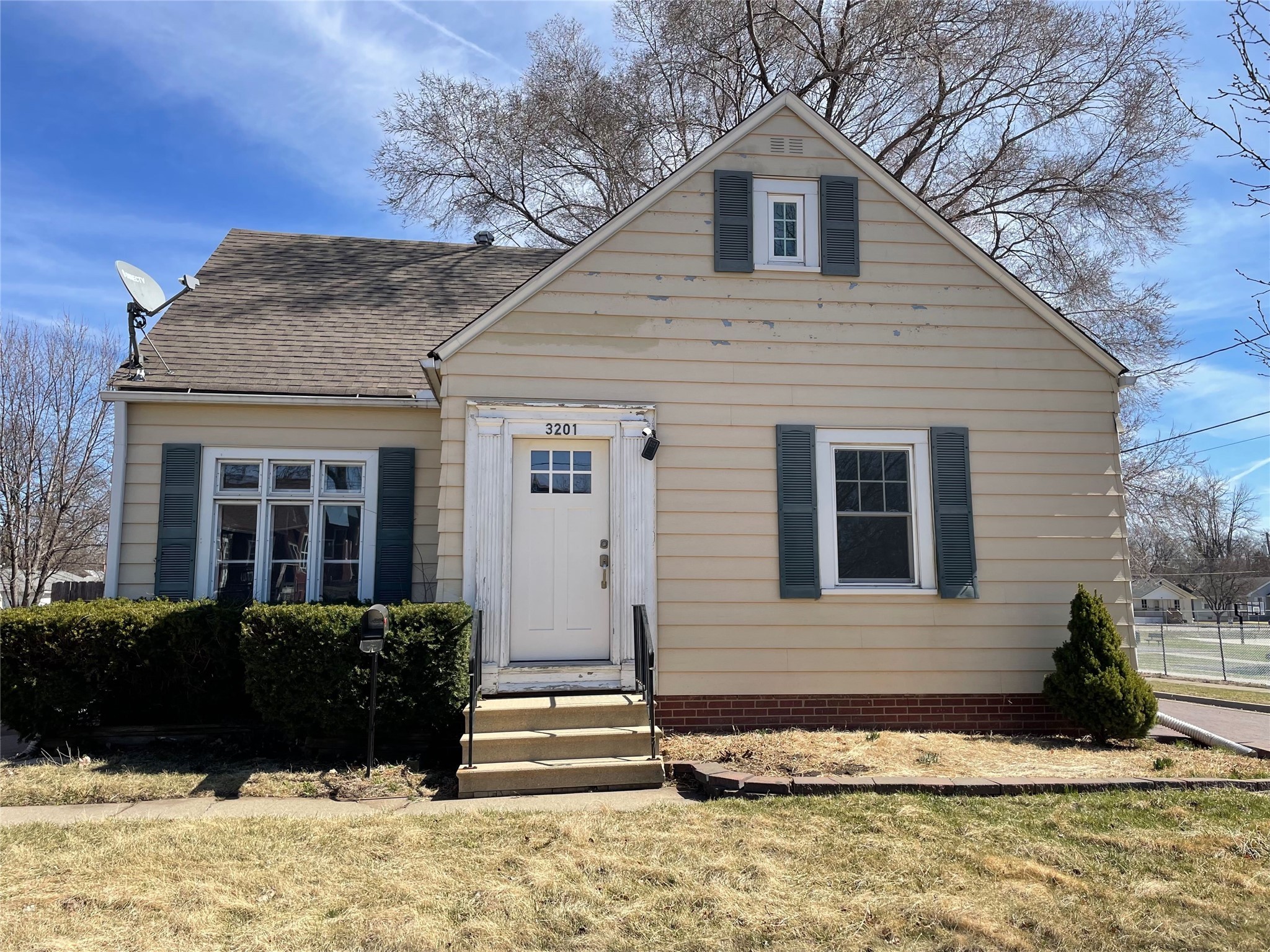 3201 Oxford Street Property Photo