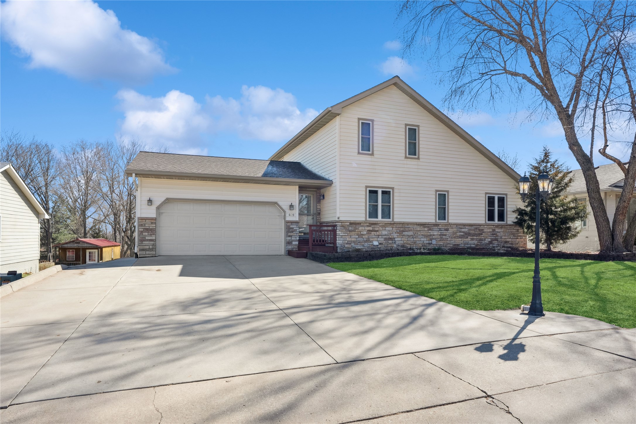 409 Tyler Street Property Photo