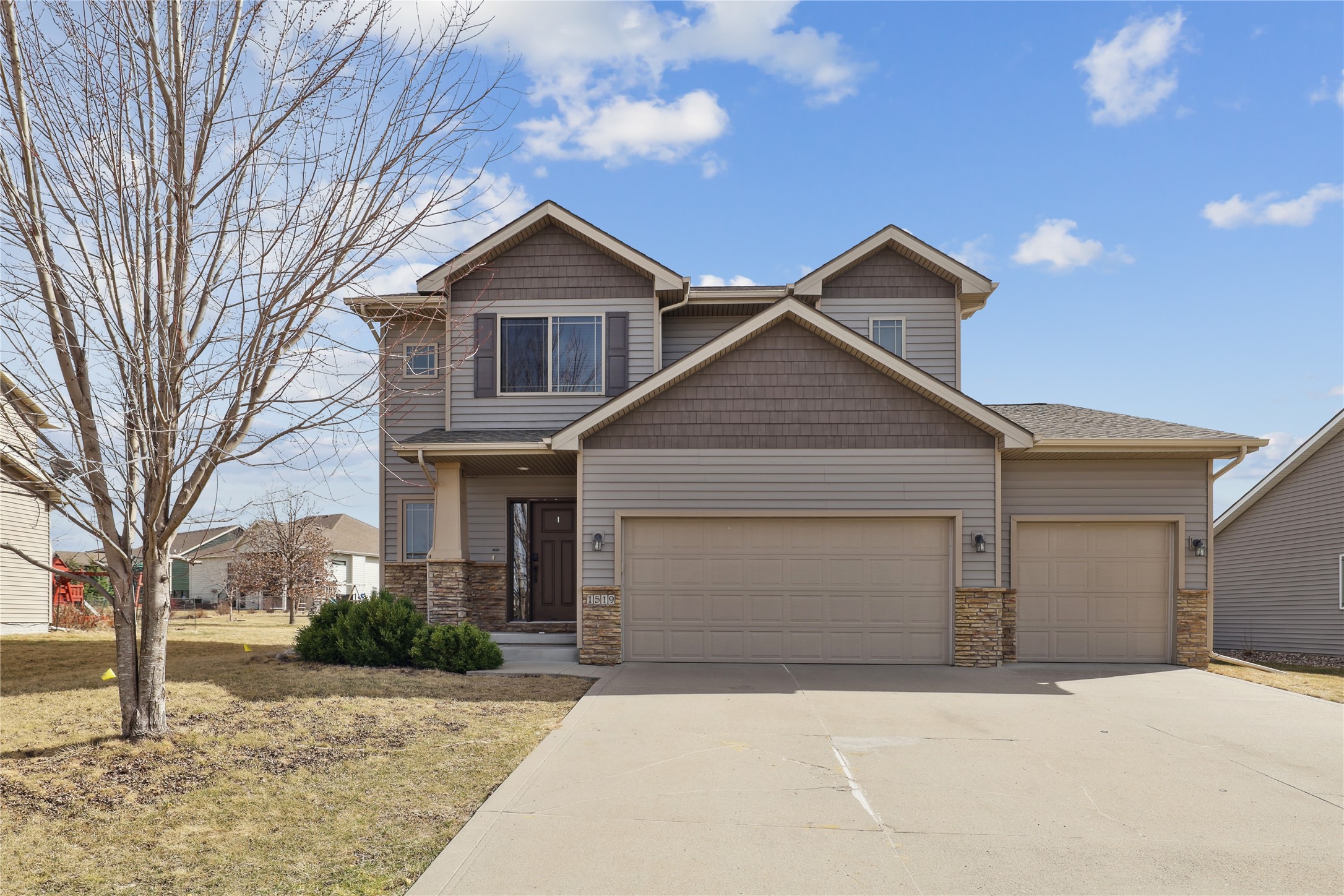 1519 Ne Williamsburg Drive Property Photo